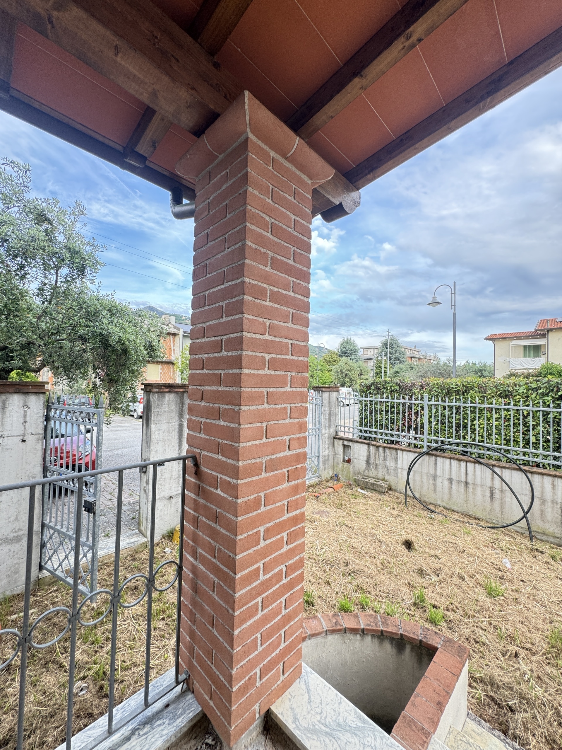 Immagine 60 di Porzione di casa in vendita  a Seravezza