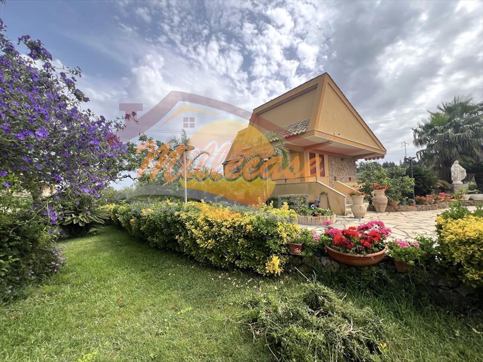 Immagine 25 di Villa in vendita  in Contrada Tenutazza a Siracusa