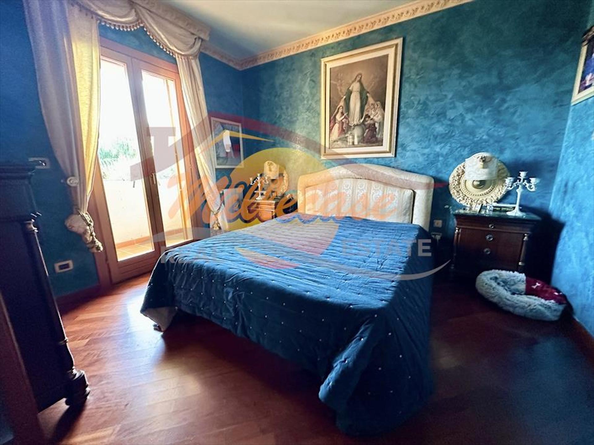 Immagine 8 di Casa bifamiliare in vendita  in Traversa Sinerchia a Siracusa