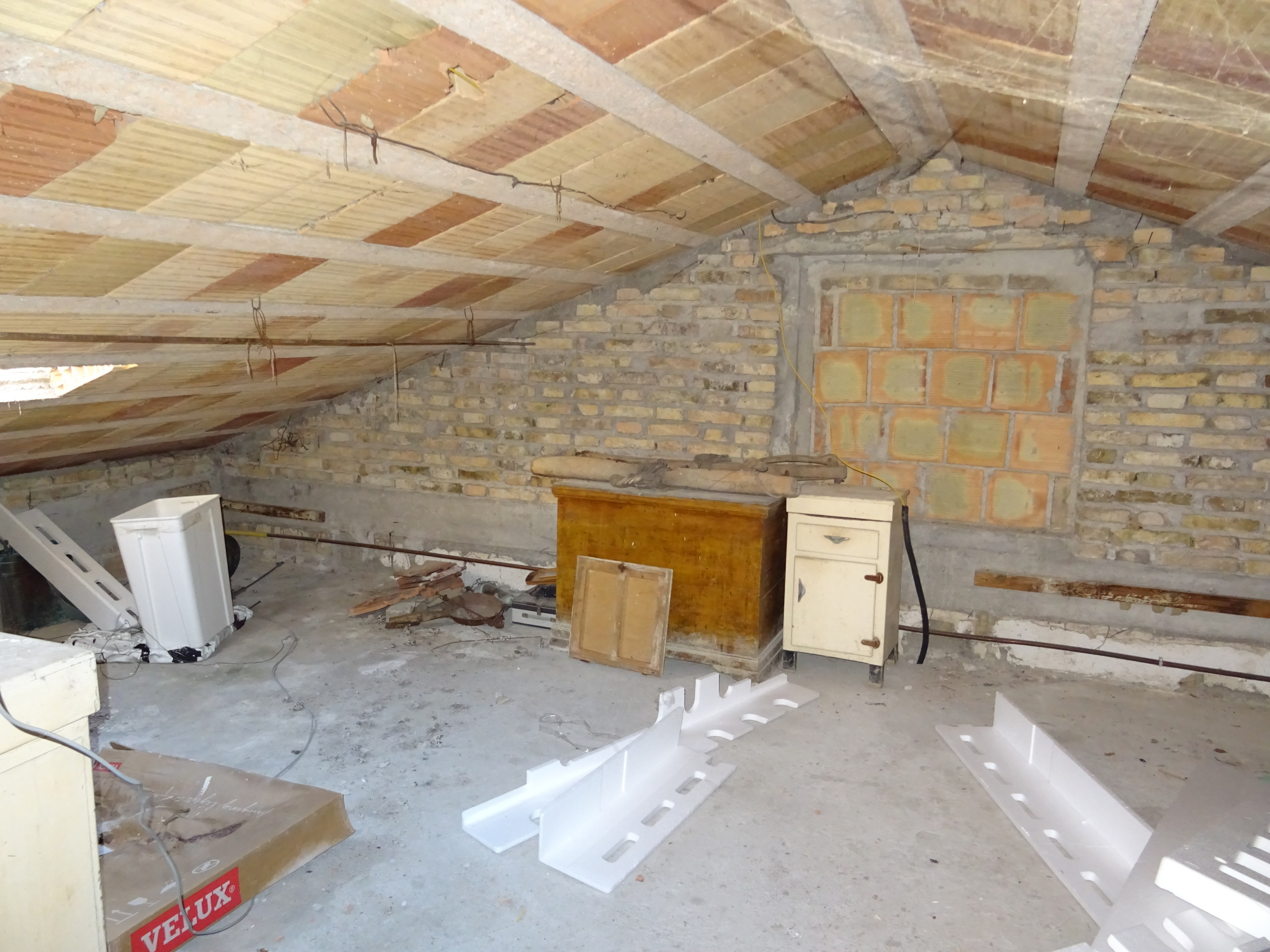 Immagine 13 di Casa indipendente in vendita  a Trecastelli