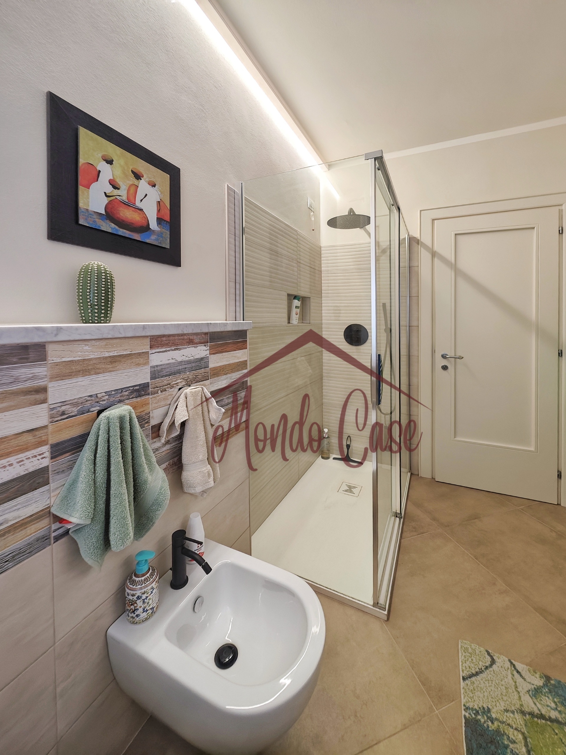 Immagine 63 di Attico in vendita  in Via Bertoloni 2 a Sarzana