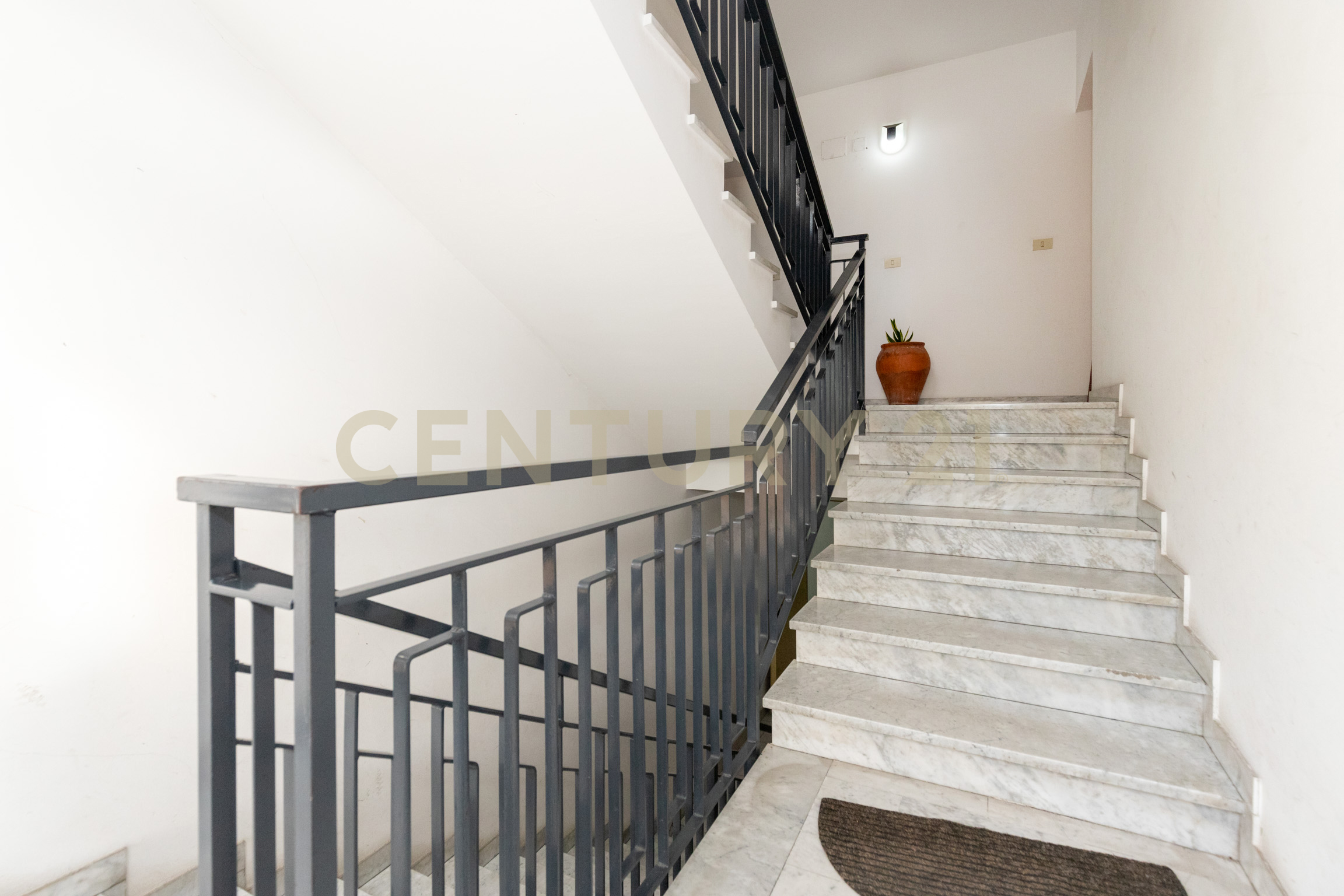 Immagine 10 di Appartamento in vendita  in Via Giovanni Guglielmino 74 a Tremestieri Etneo