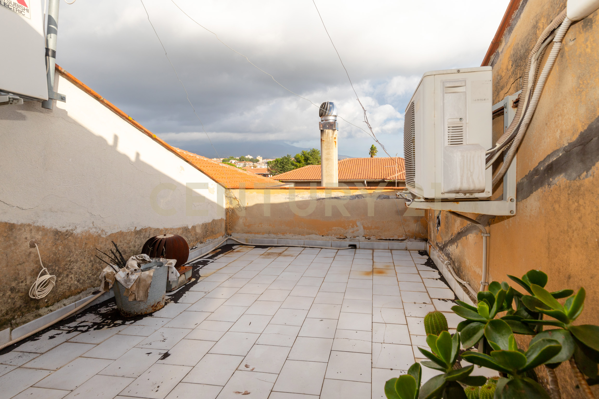 Immagine 58 di Appartamento in vendita  in Via Giovanni Guglielmino 74 a Tremestieri Etneo