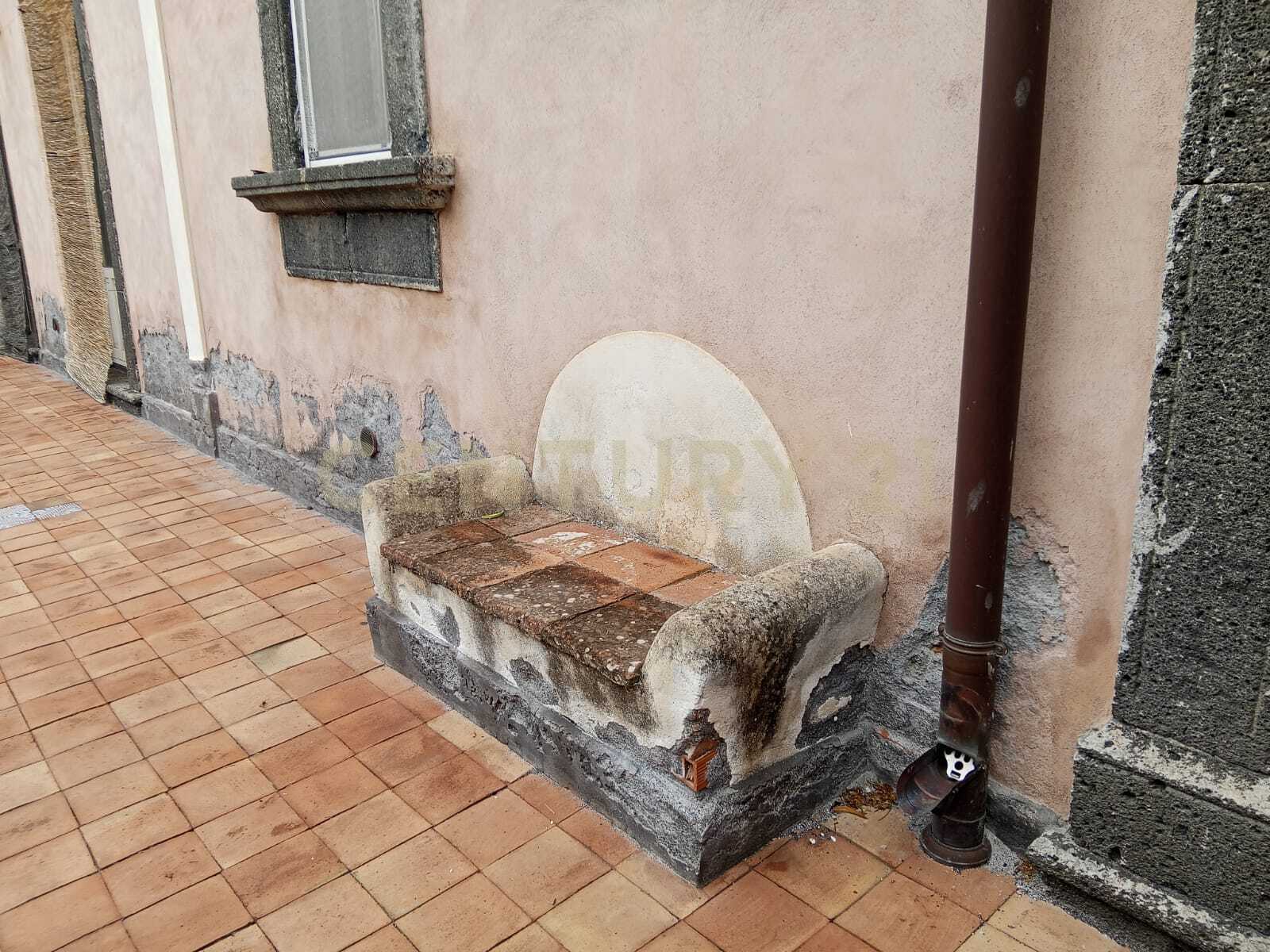 Immagine 79 di Villa in vendita  in Via Calvario 43 a Mascalucia