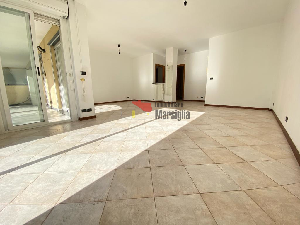 Immagine 8 di Quadrilocale in vendita  in Strada Solaro 88 a San Remo