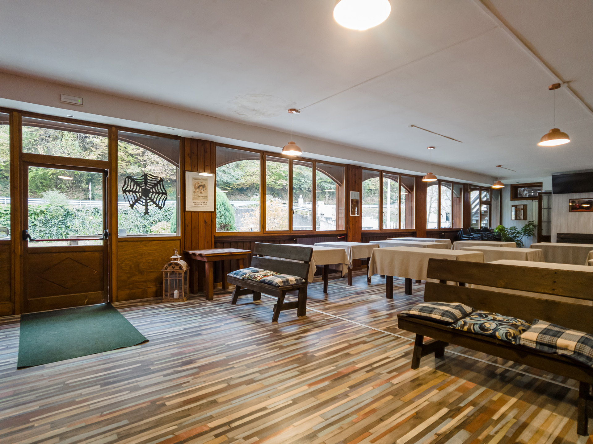 Immagine 3 di Bar / Ristorante in vendita  in Via Losa a Pessinetto