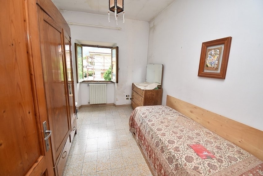 Immagine 31 di Porzione di casa in vendita  a Seravezza