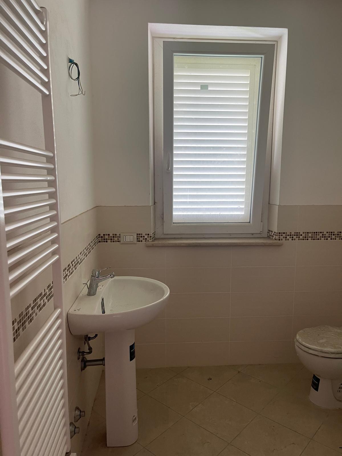 Immagine 51 di Villa in vendita  a Camaiore