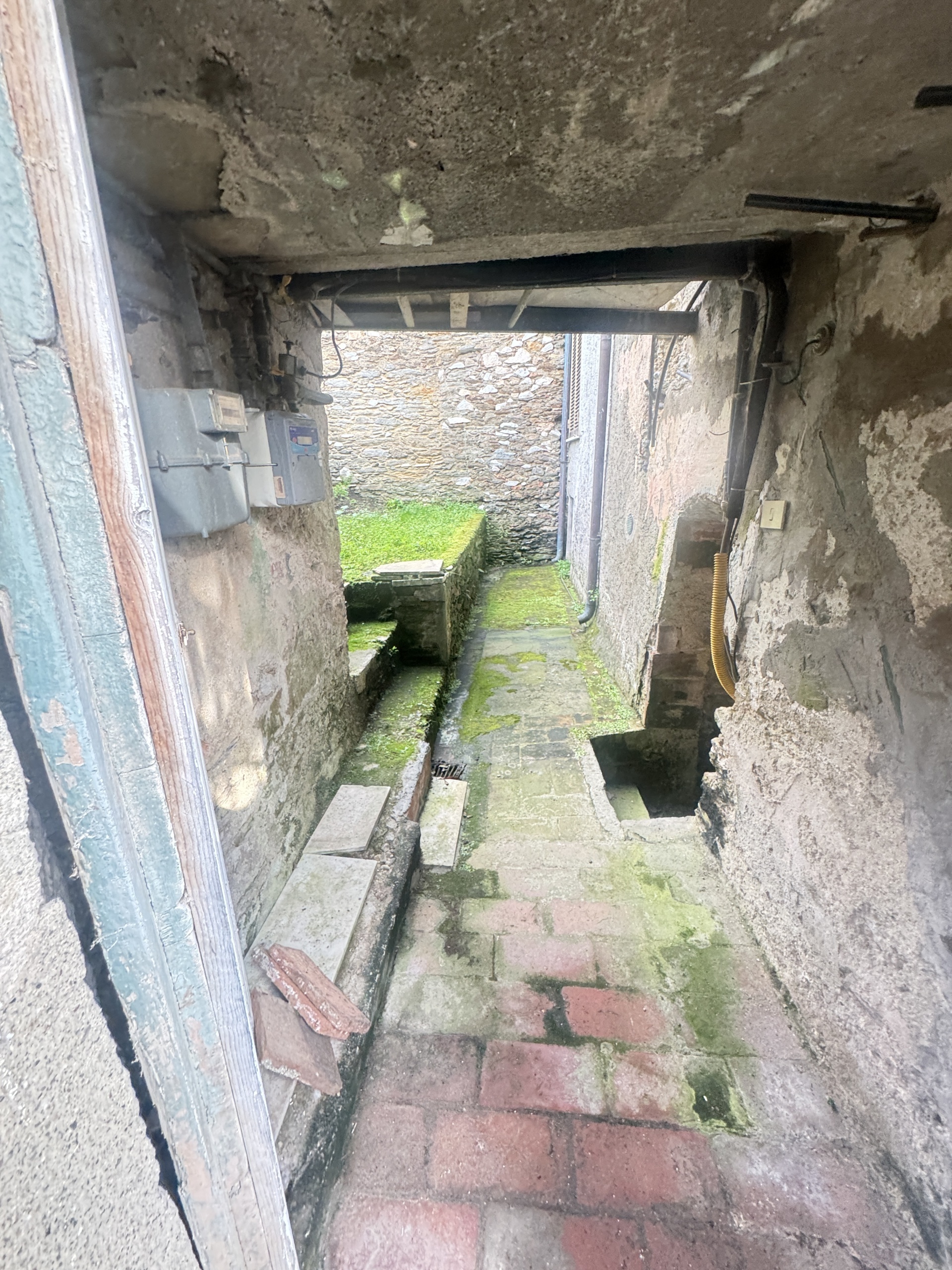 Immagine 22 di Porzione di casa in vendita  a Seravezza