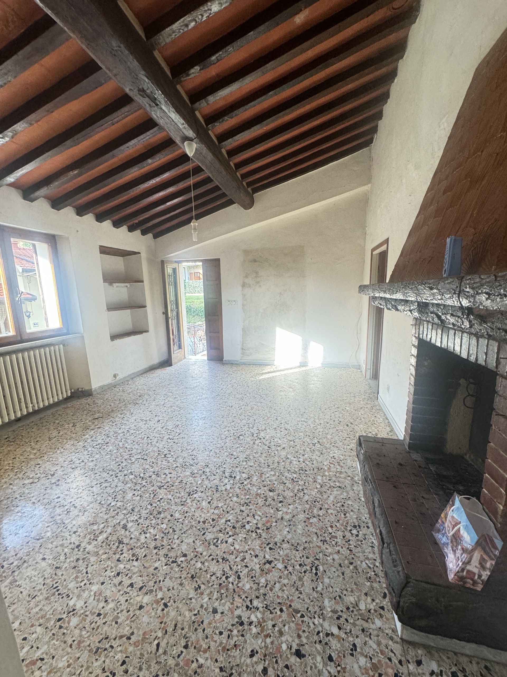 Immagine 19 di Porzione di casa in vendita  a Seravezza