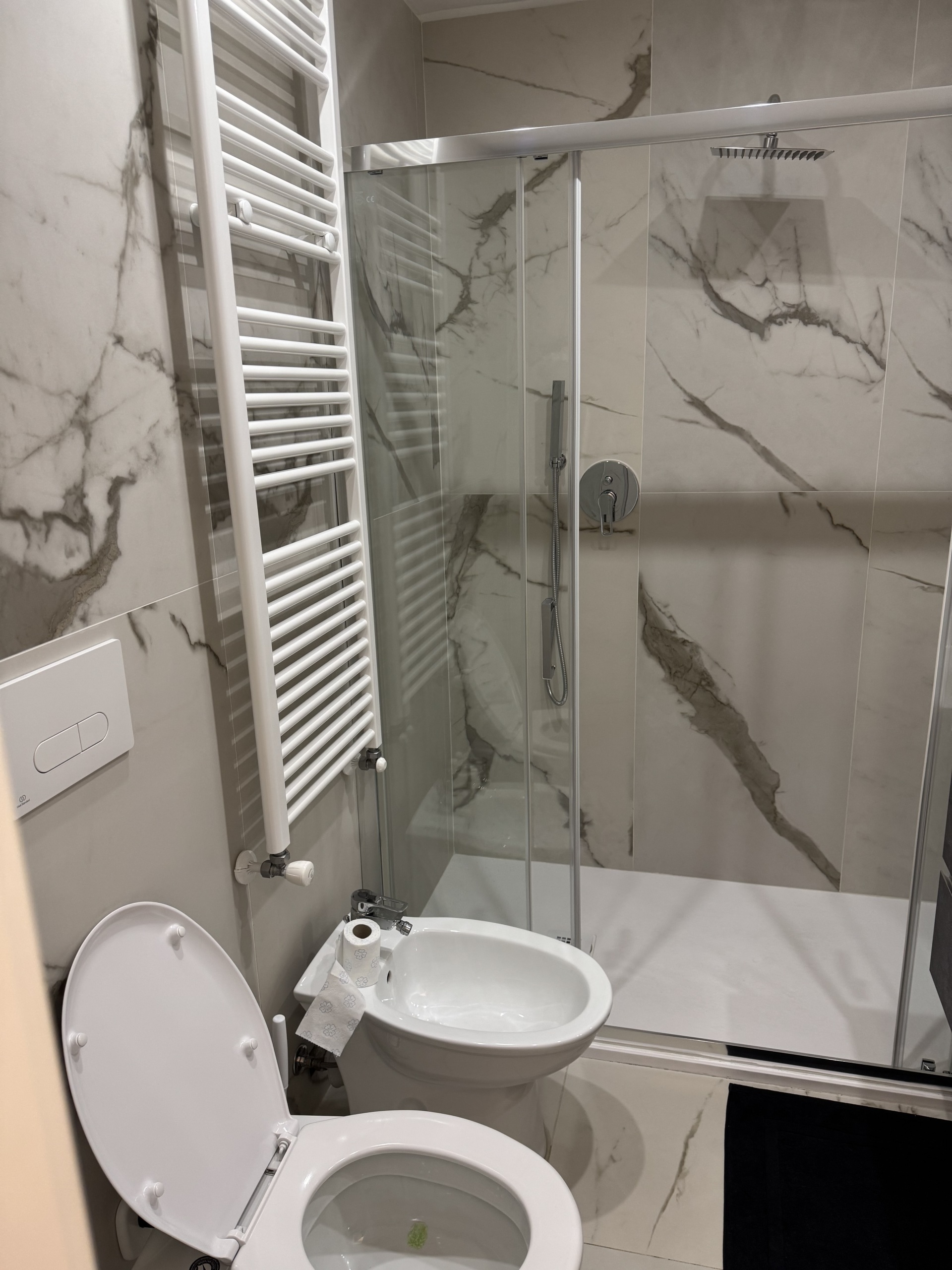 Immagine 11 di Attività commerciale in vendita  in via Plinio 12 a Milano