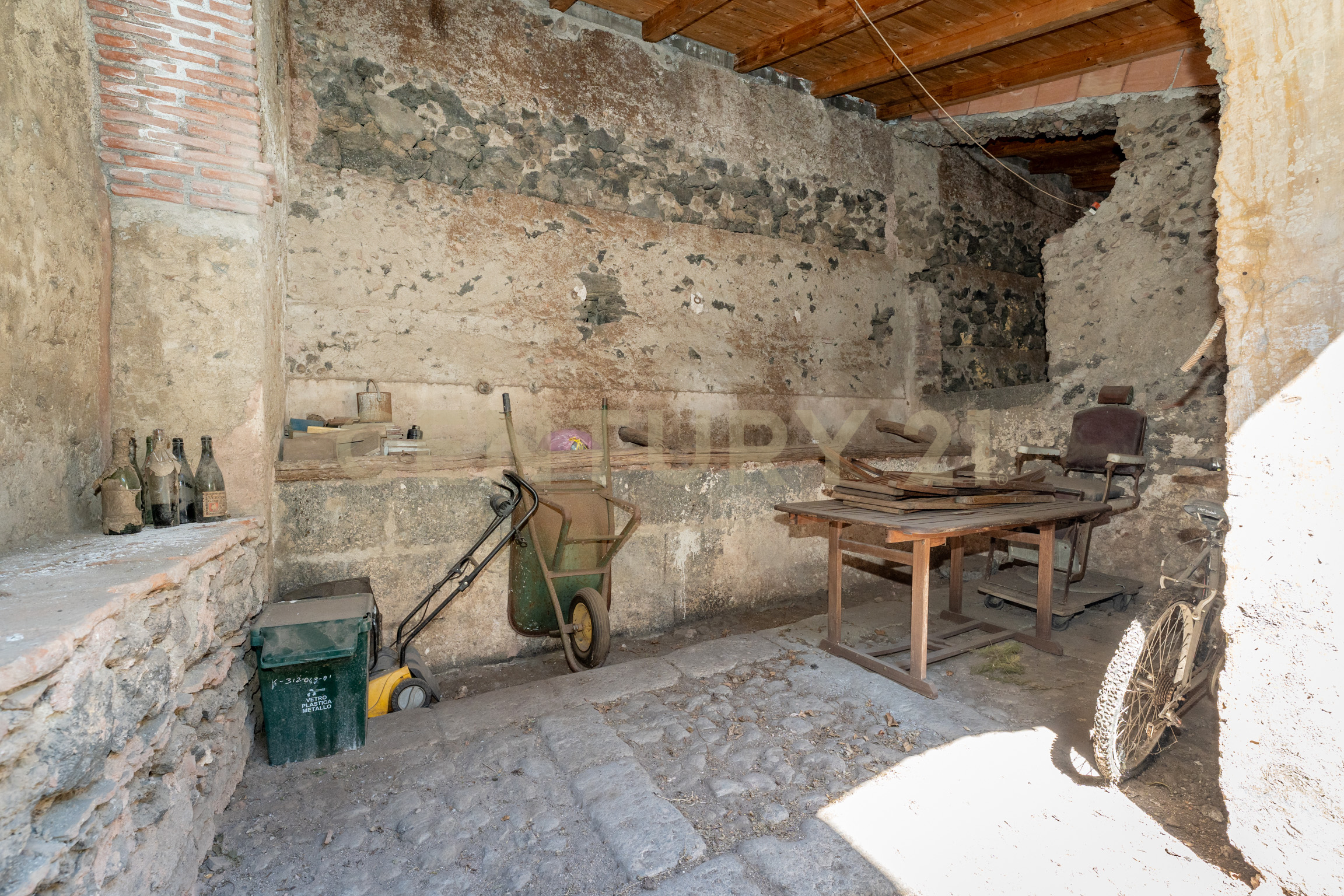 Immagine 50 di Villa in vendita  in Via Calvario 43 a Mascalucia