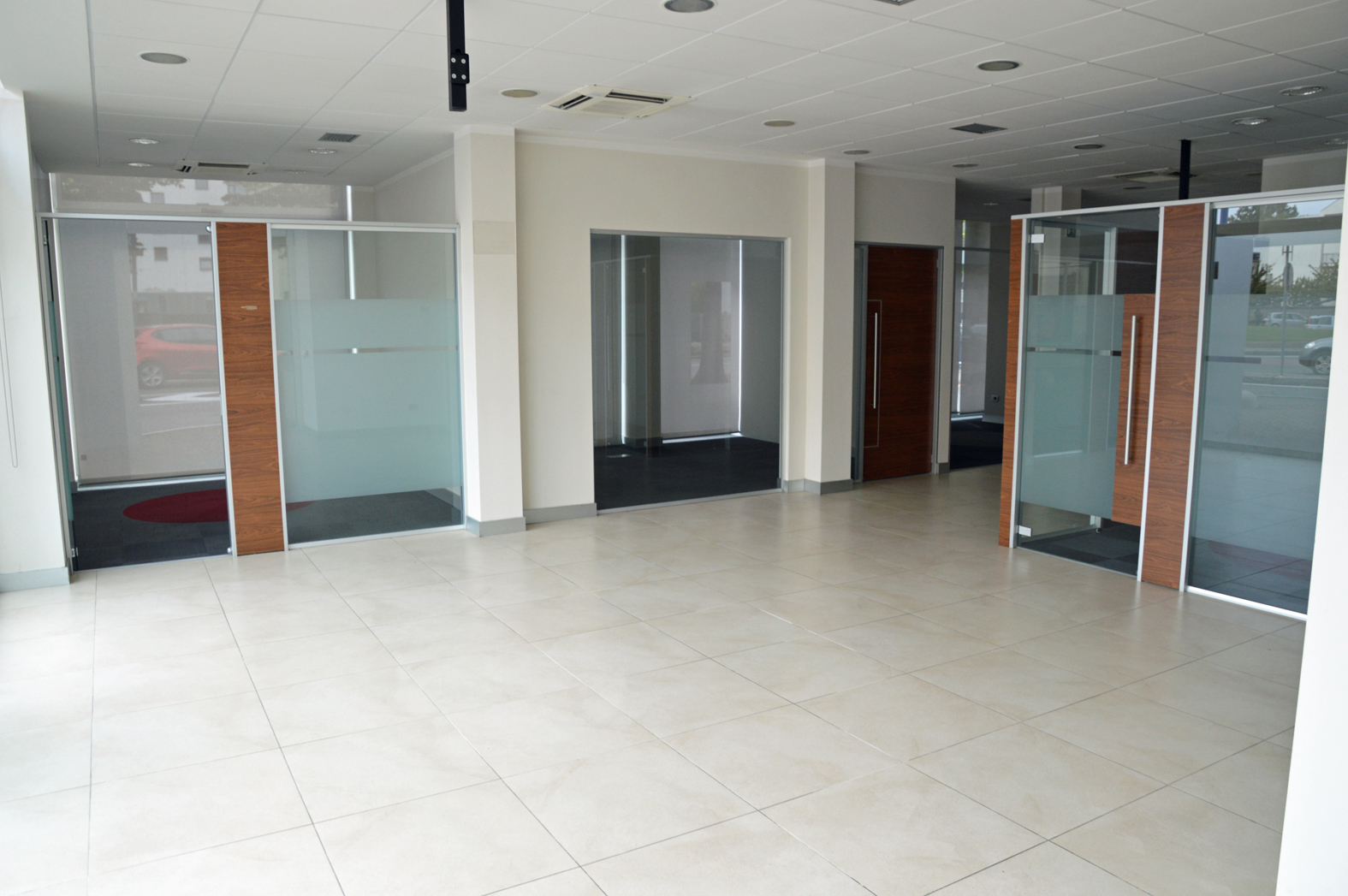 Immagine 3 di Locale commerciale in affitto  a Parma