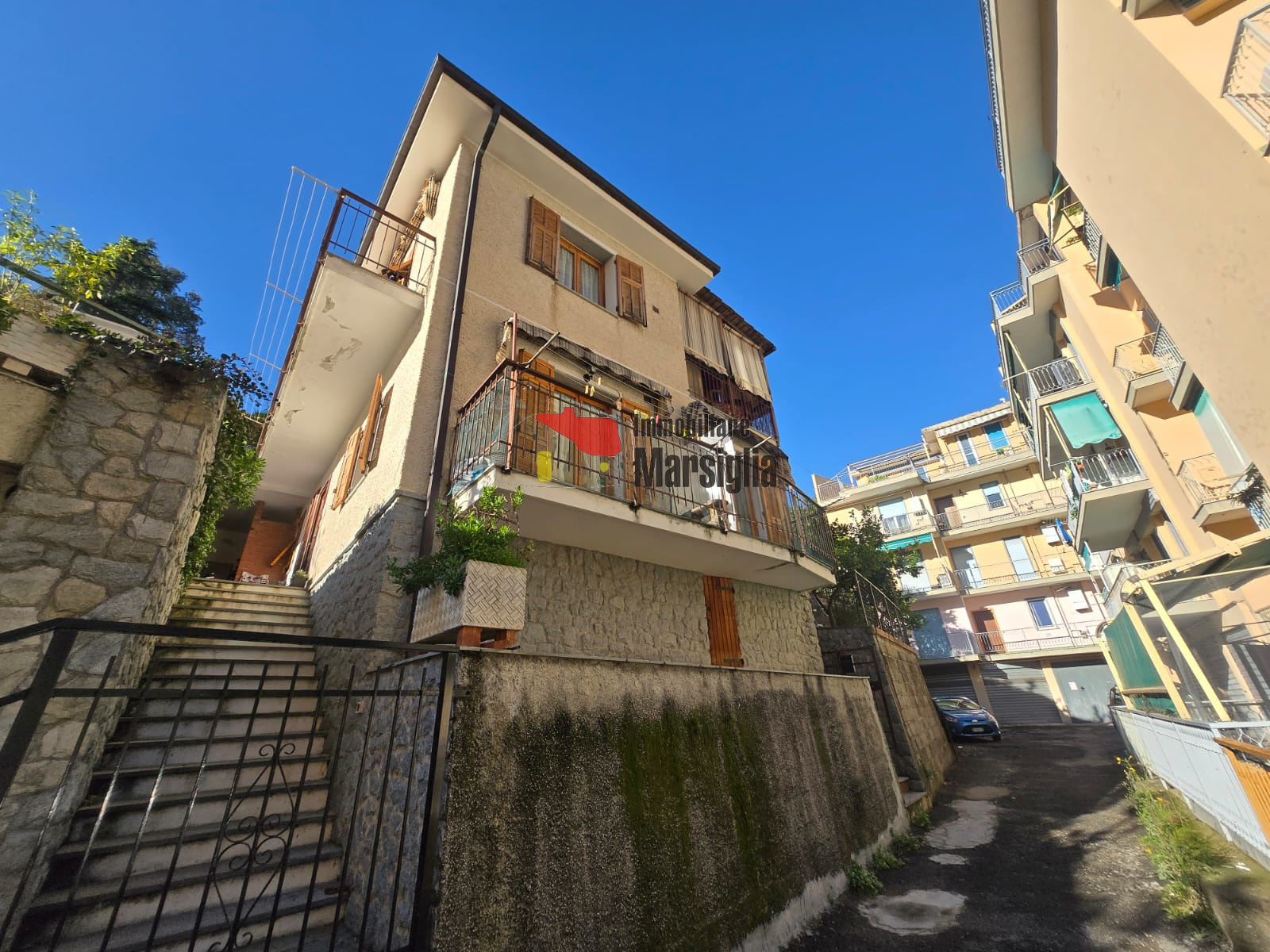 Immagine 3 di Bilocale in vendita  in Via Galileo Galilei 147 a San Remo