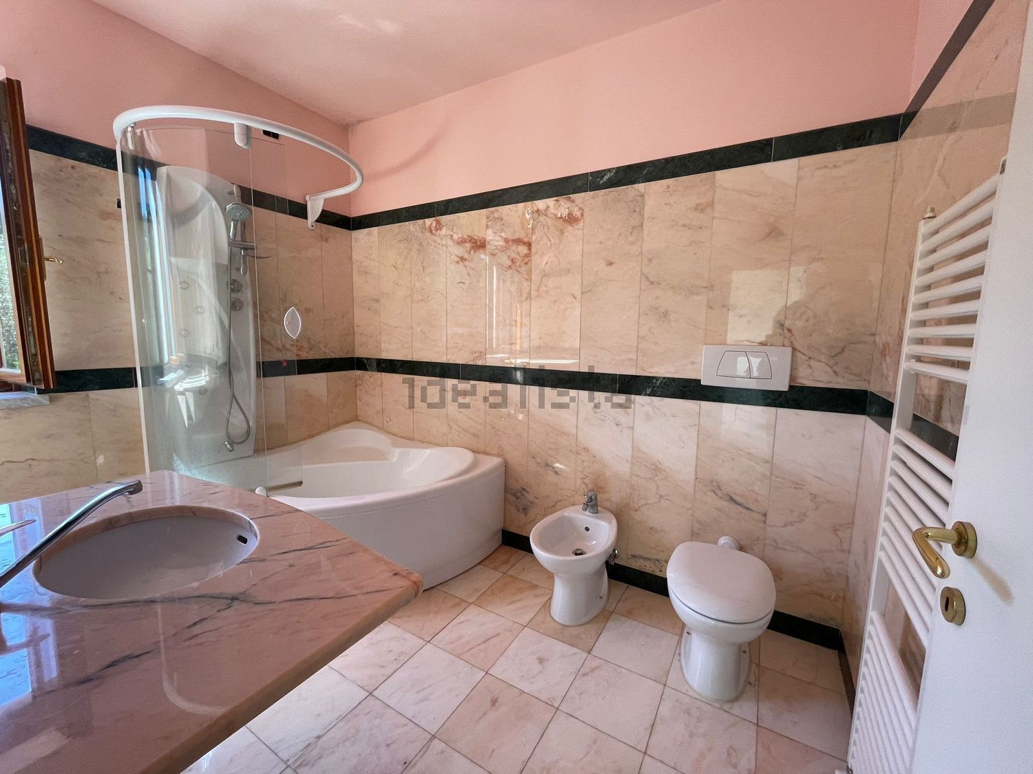 Immagine 18 di Terratetto in vendita  a Sarzana