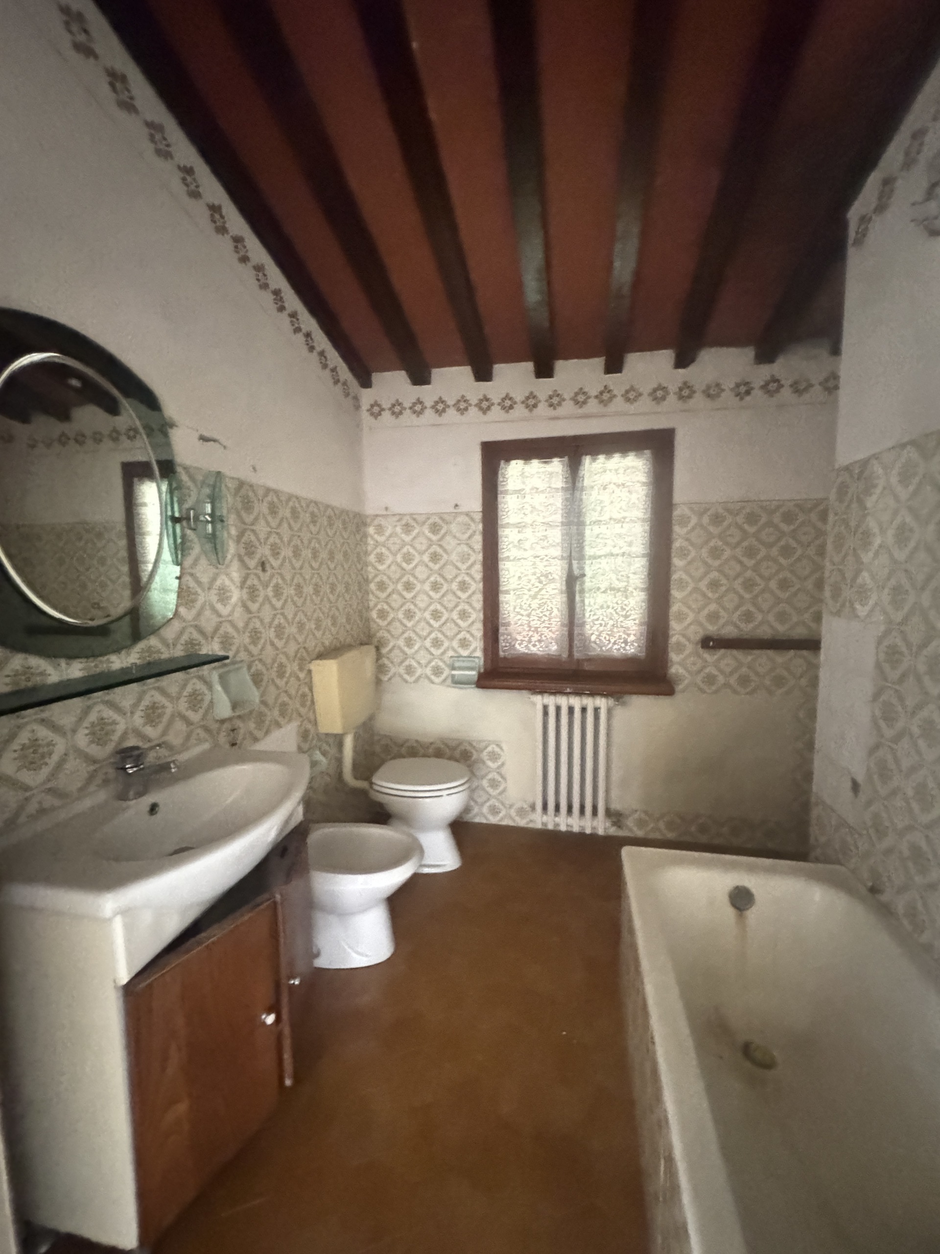 Immagine 18 di Porzione di casa in vendita  a Seravezza