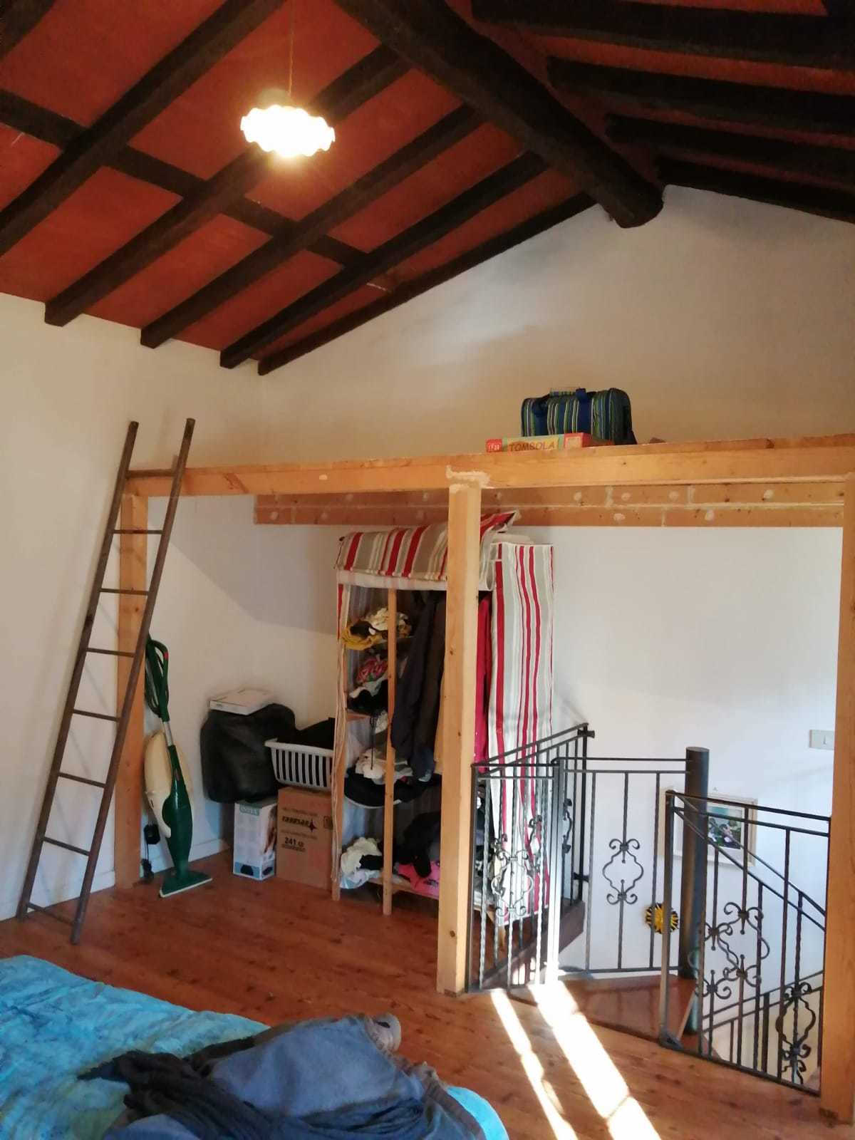 Immagine 50 di Porzione di casa in vendita  a Seravezza