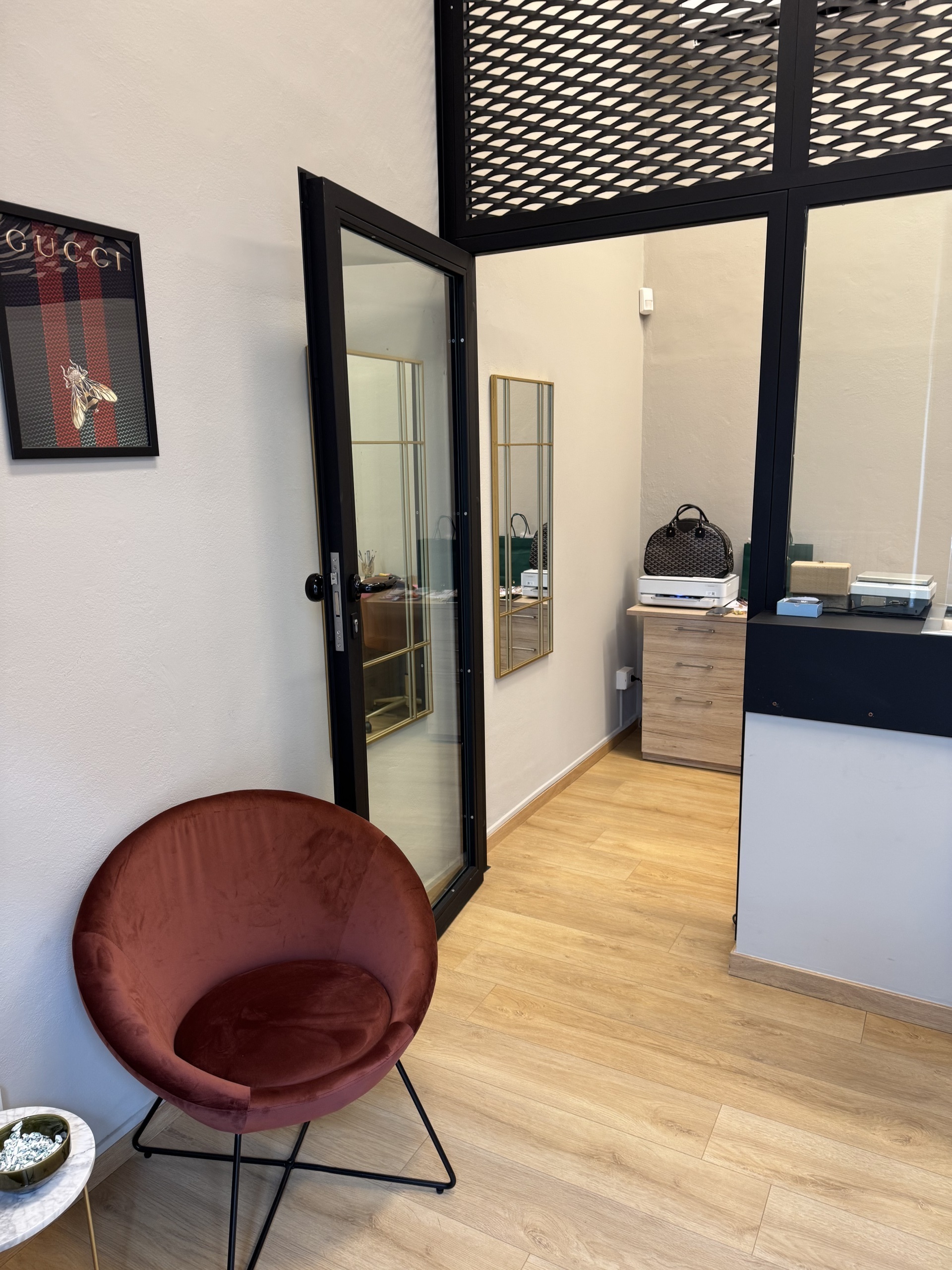 Immagine 8 di Attività commerciale in vendita  in via Plinio 12 a Milano