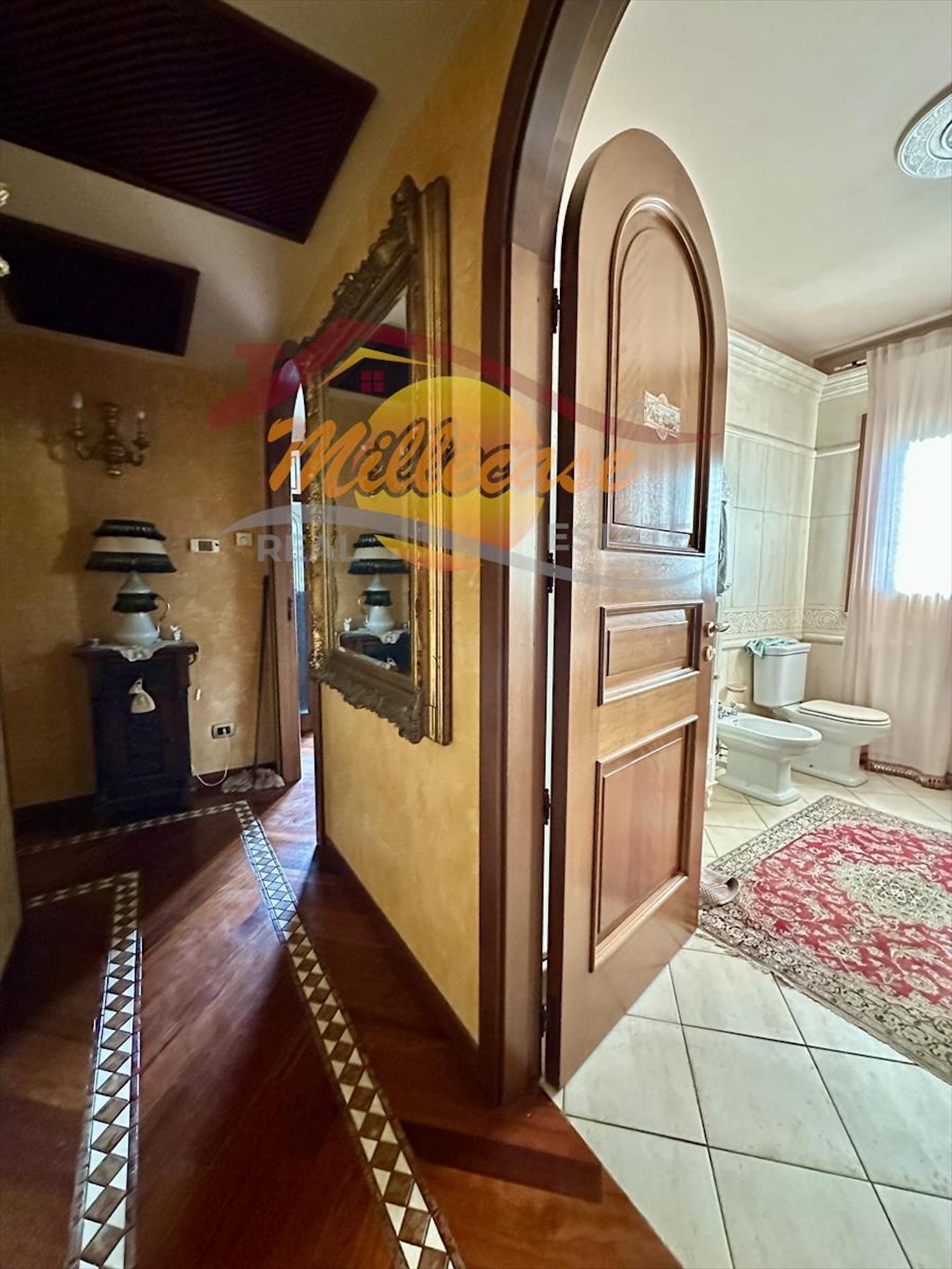 Immagine 3 di Casa bifamiliare in vendita  in Traversa Sinerchia a Siracusa