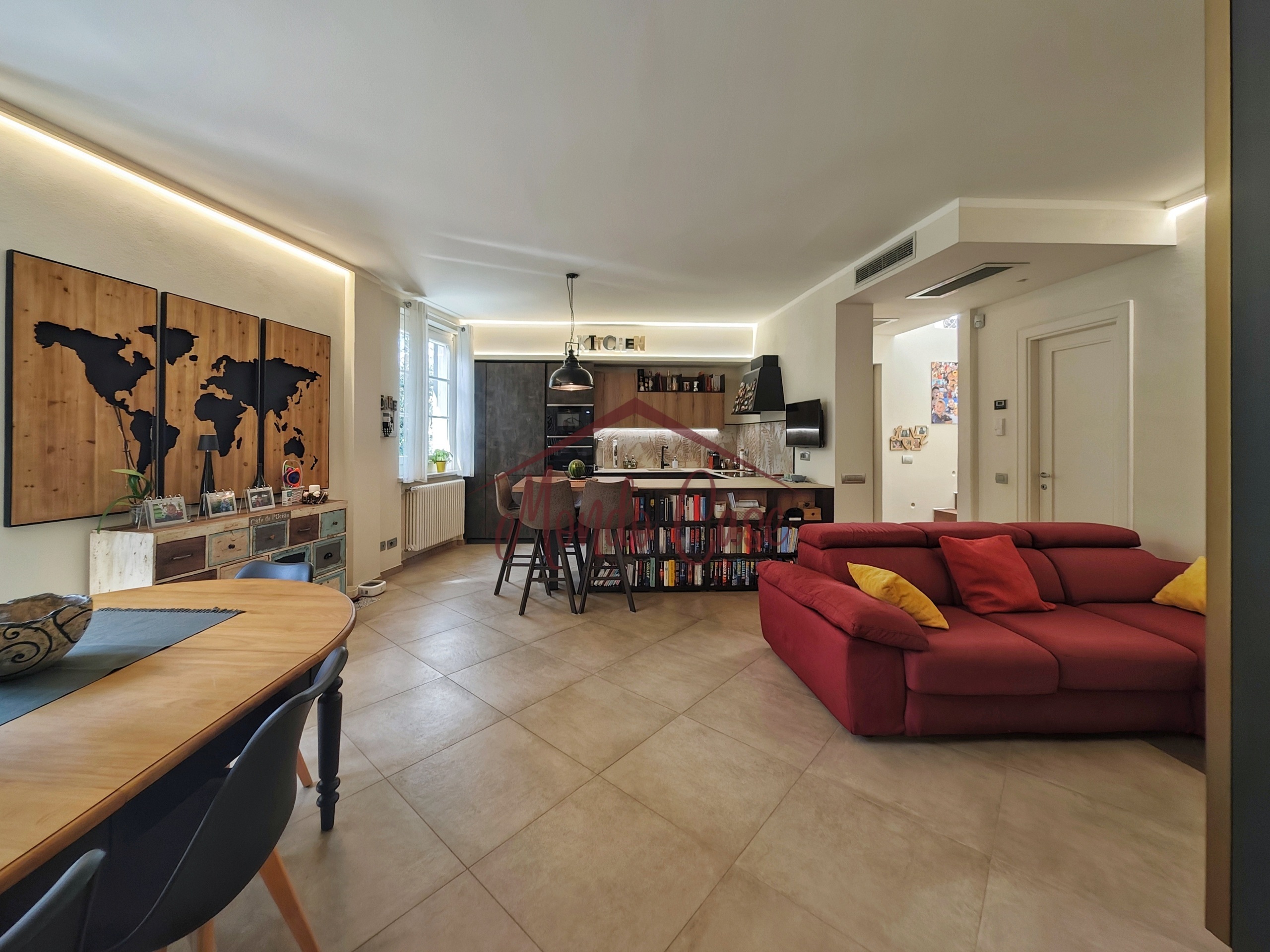 Immagine 9 di Attico in vendita  in Via Bertoloni 2 a Sarzana