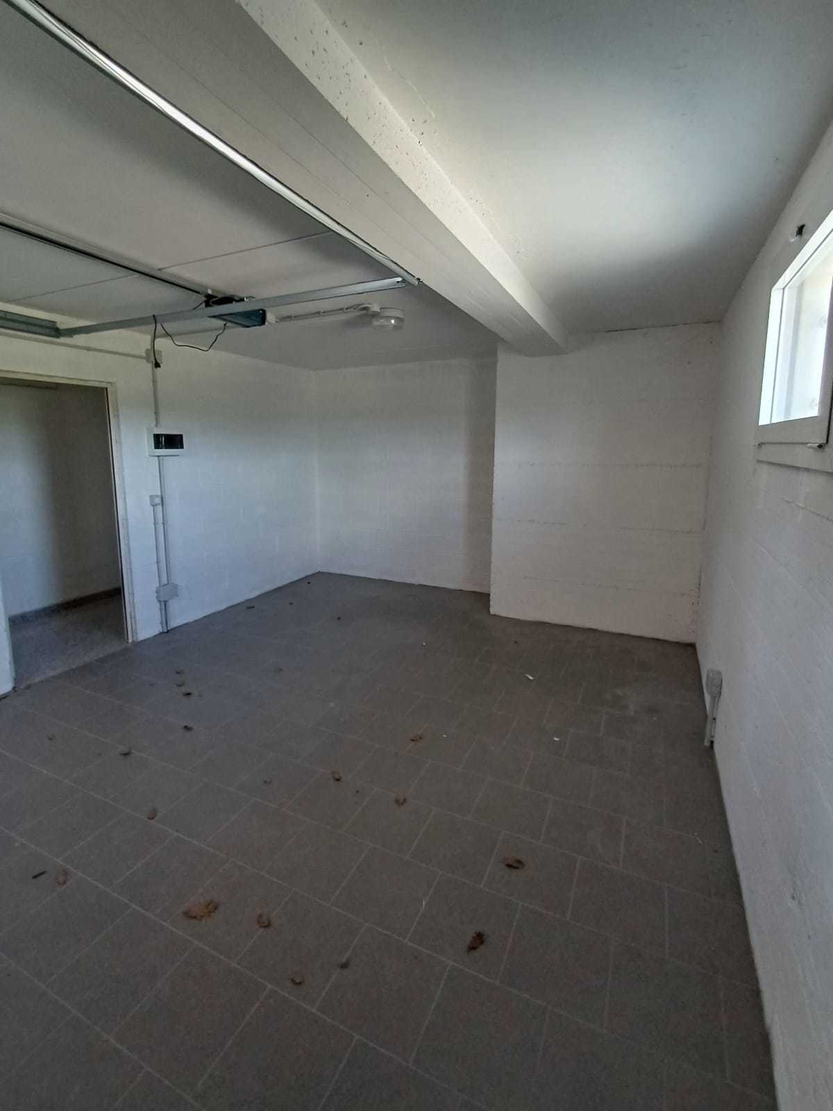 Immagine 45 di Trilocale in vendita  a Medesano