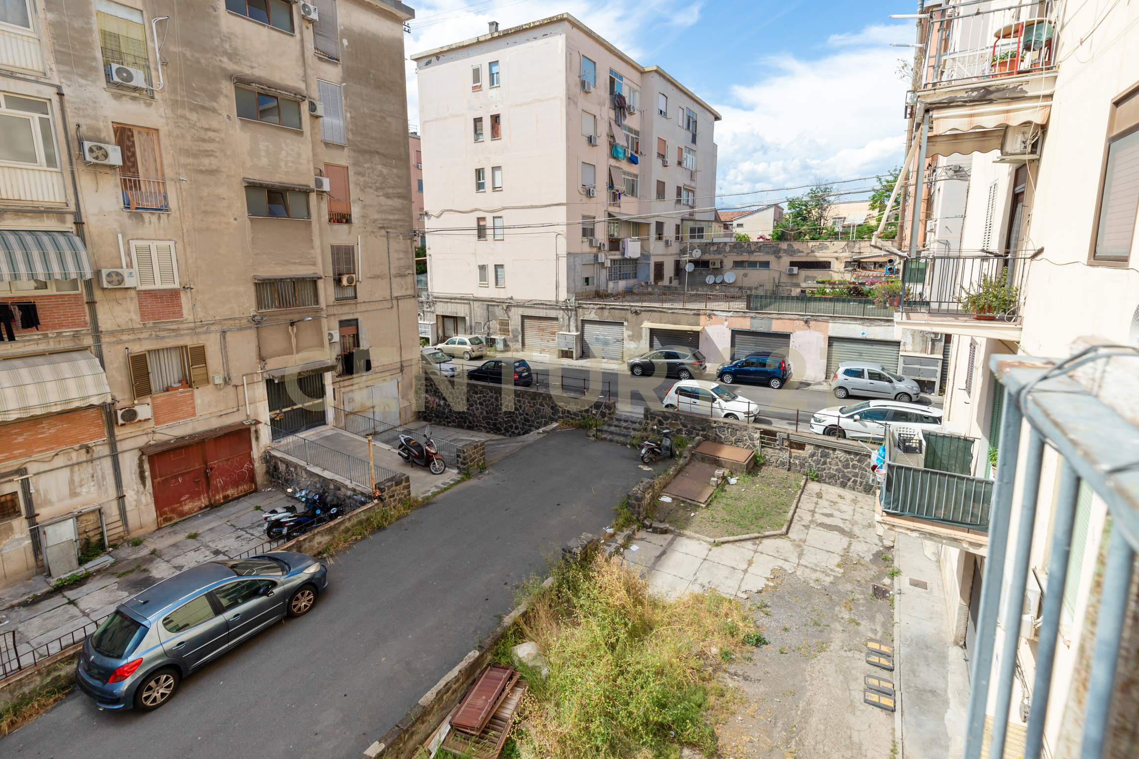 Immagine 17 di Quadrilocale in vendita  in Via dell'Adamello 17 a Catania