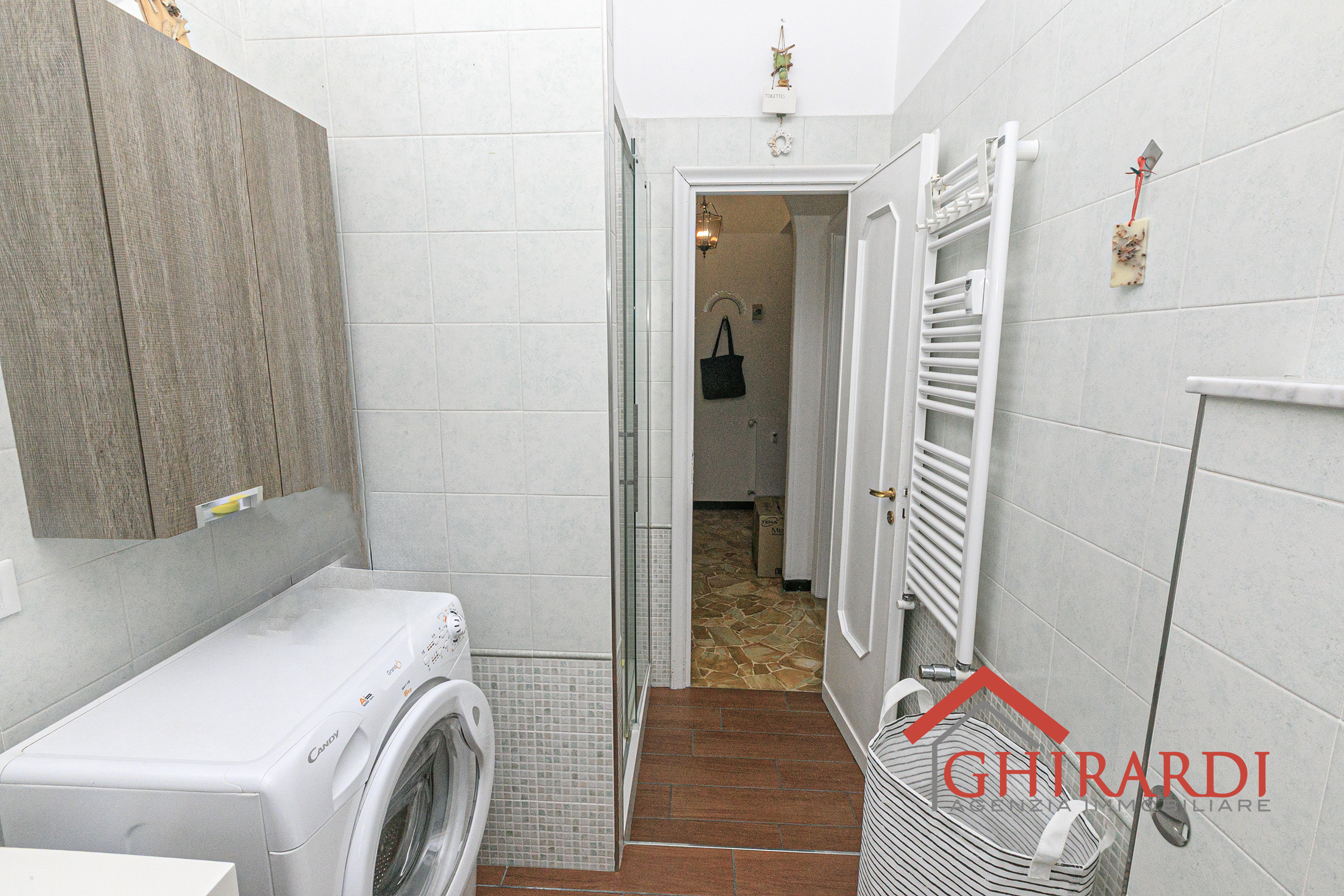 Immagine 19 di Bilocale in affitto  in VIA GIULIO TANINI 47F a Genova