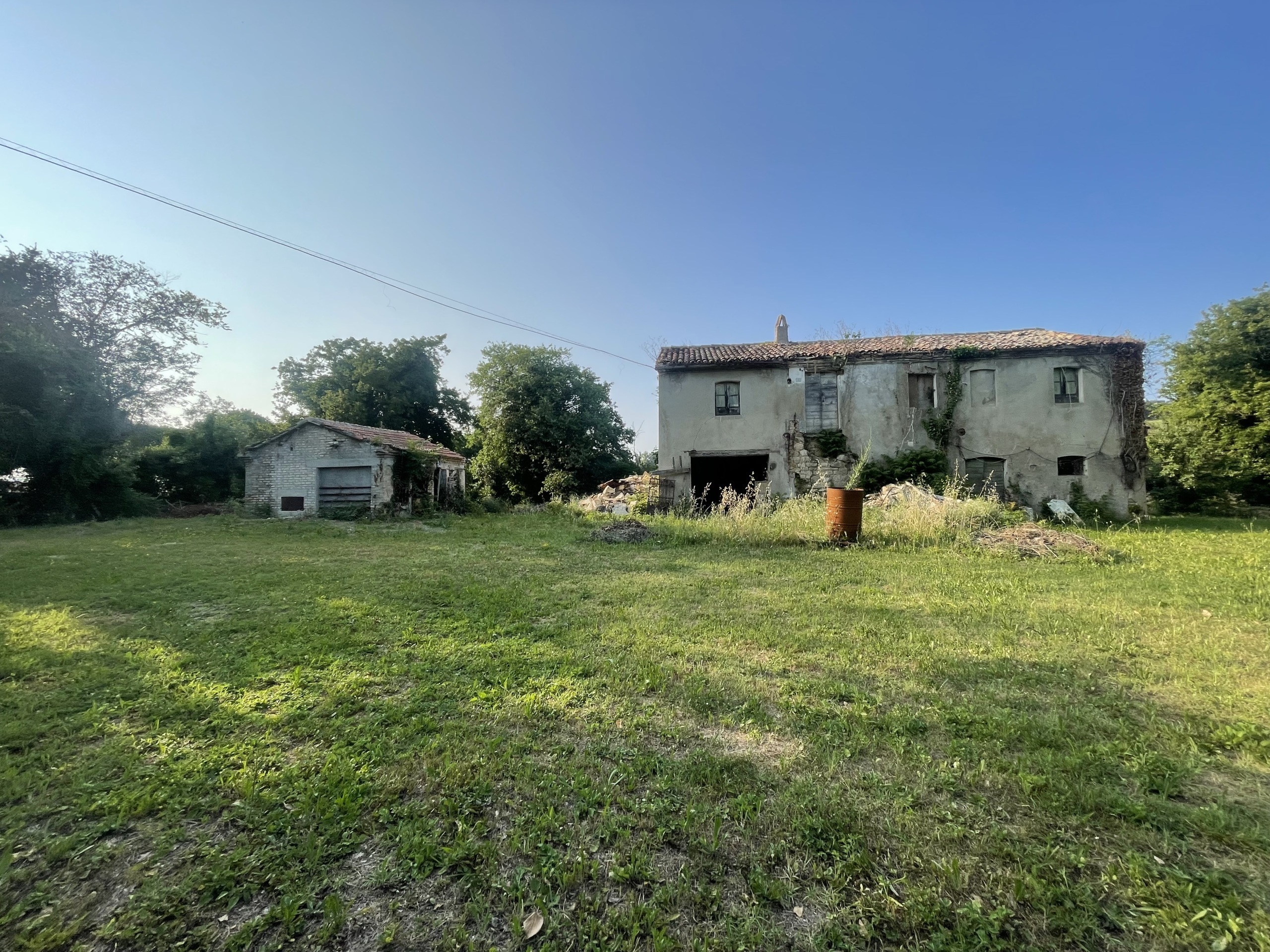 Immagine 16 di Rustico / casale in vendita  in Via Inferno a Camerano