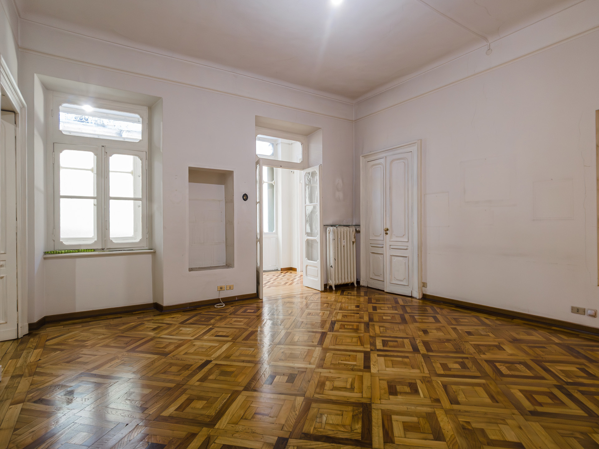 Immagine 4 di Pentalocale in vendita  in Corso Re Umberto a Torino