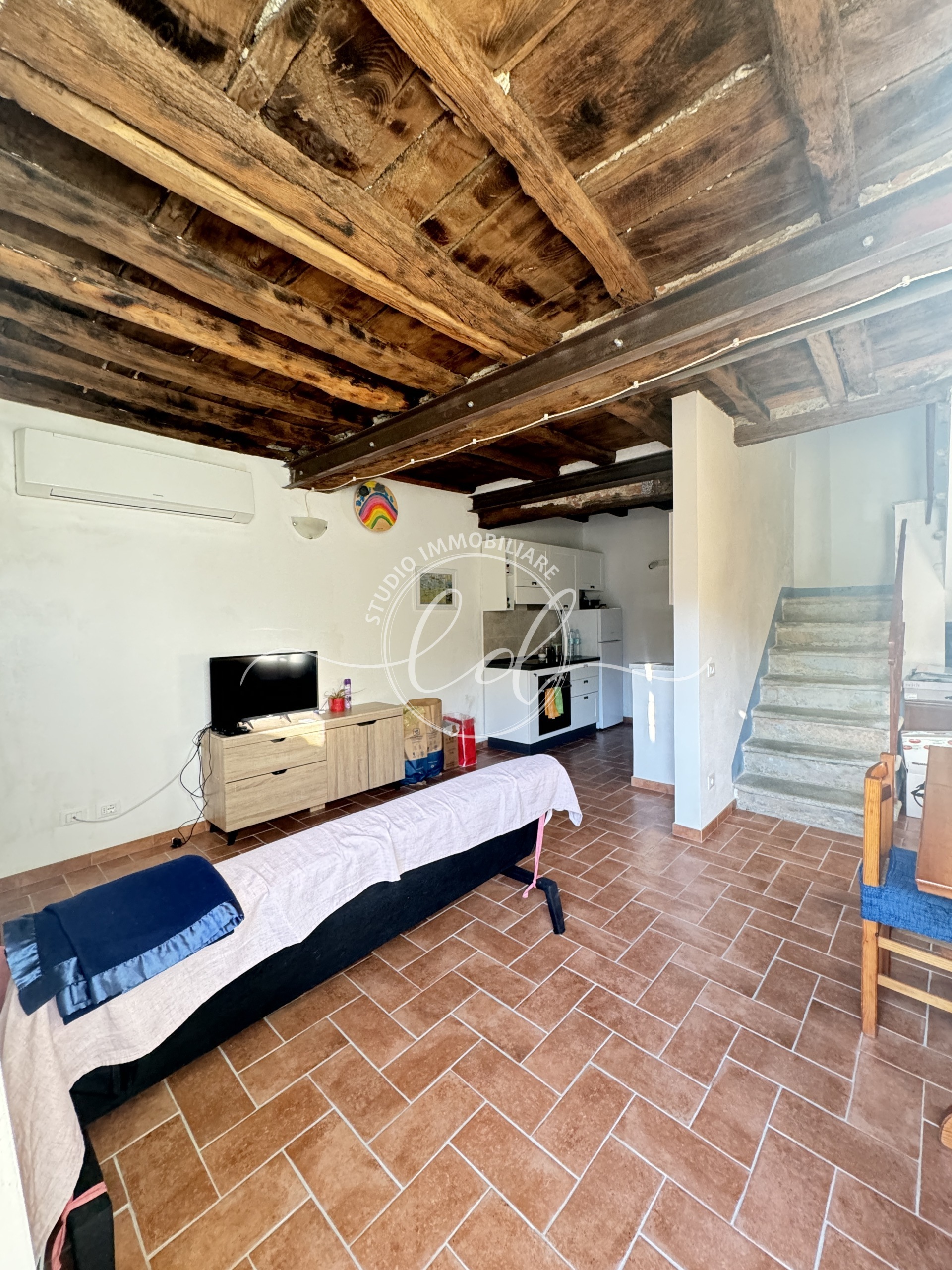 Immagine 9 di Porzione di casa in vendita  a Pietrasanta