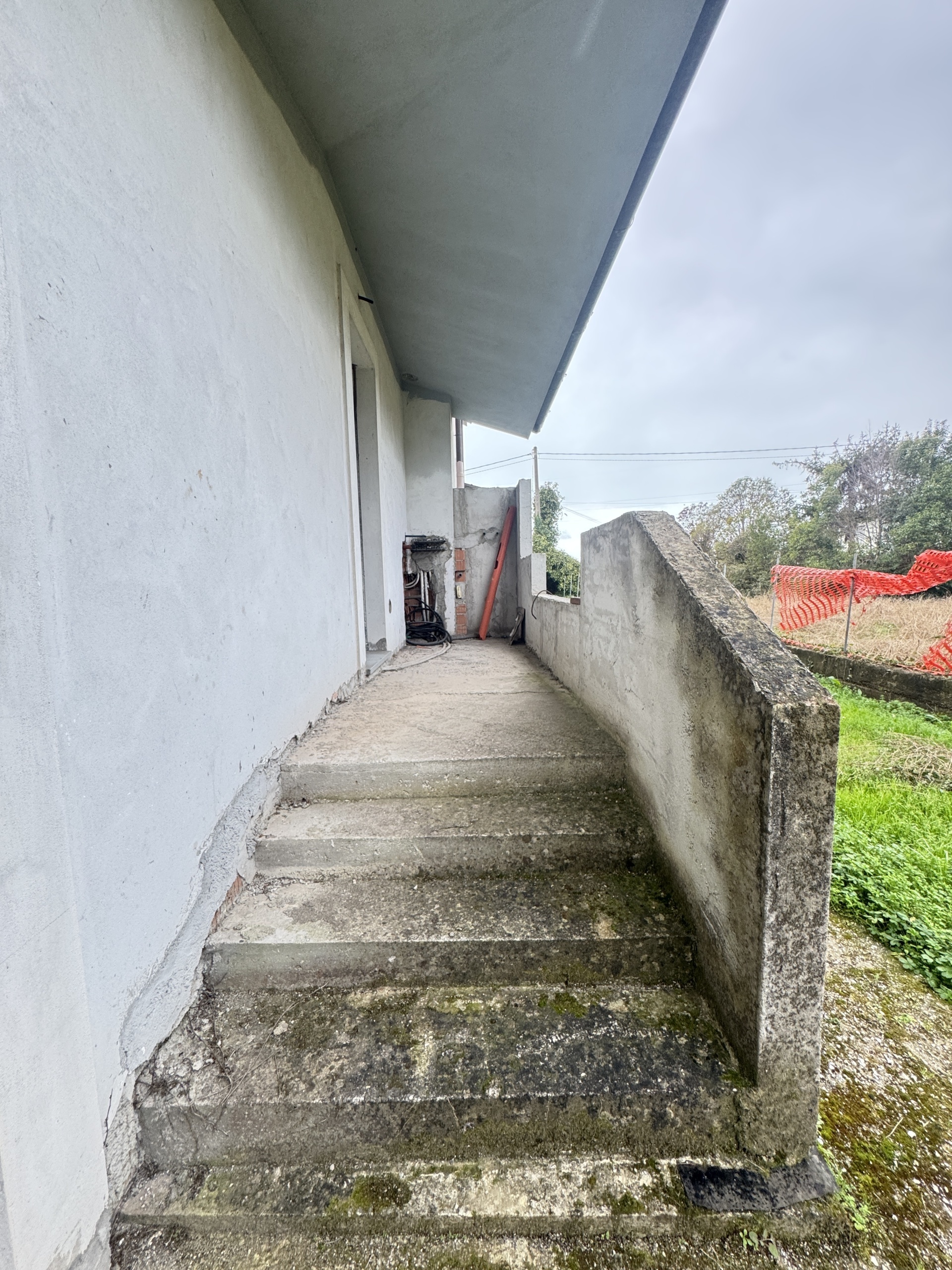 Immagine 12 di Porzione di casa in vendita  a Camaiore