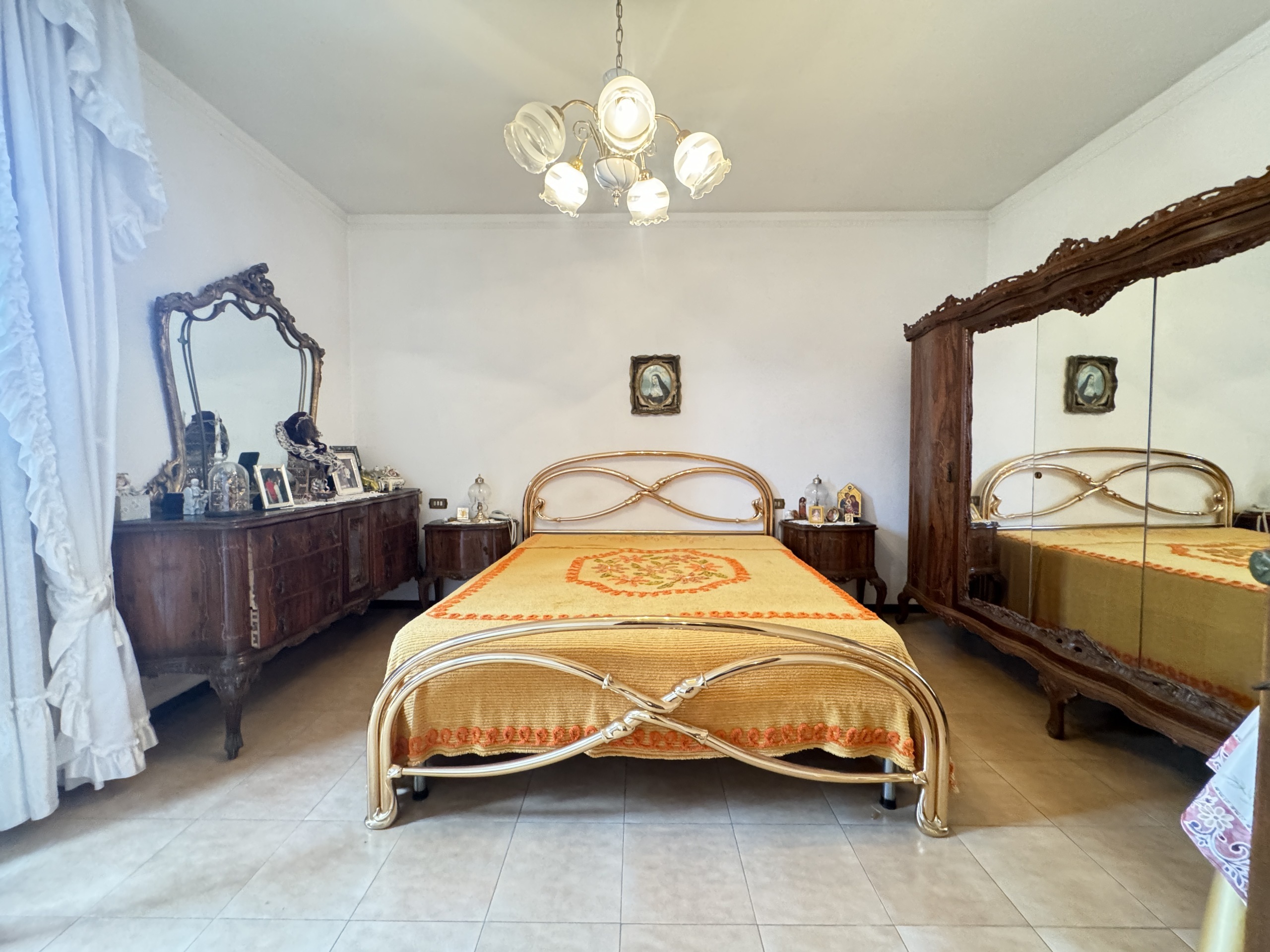 Immagine 37 di Casa indipendente in vendita  a Viareggio