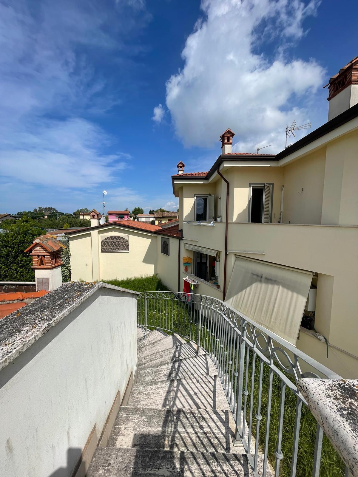 Immagine 64 di Villa in vendita  a Camaiore