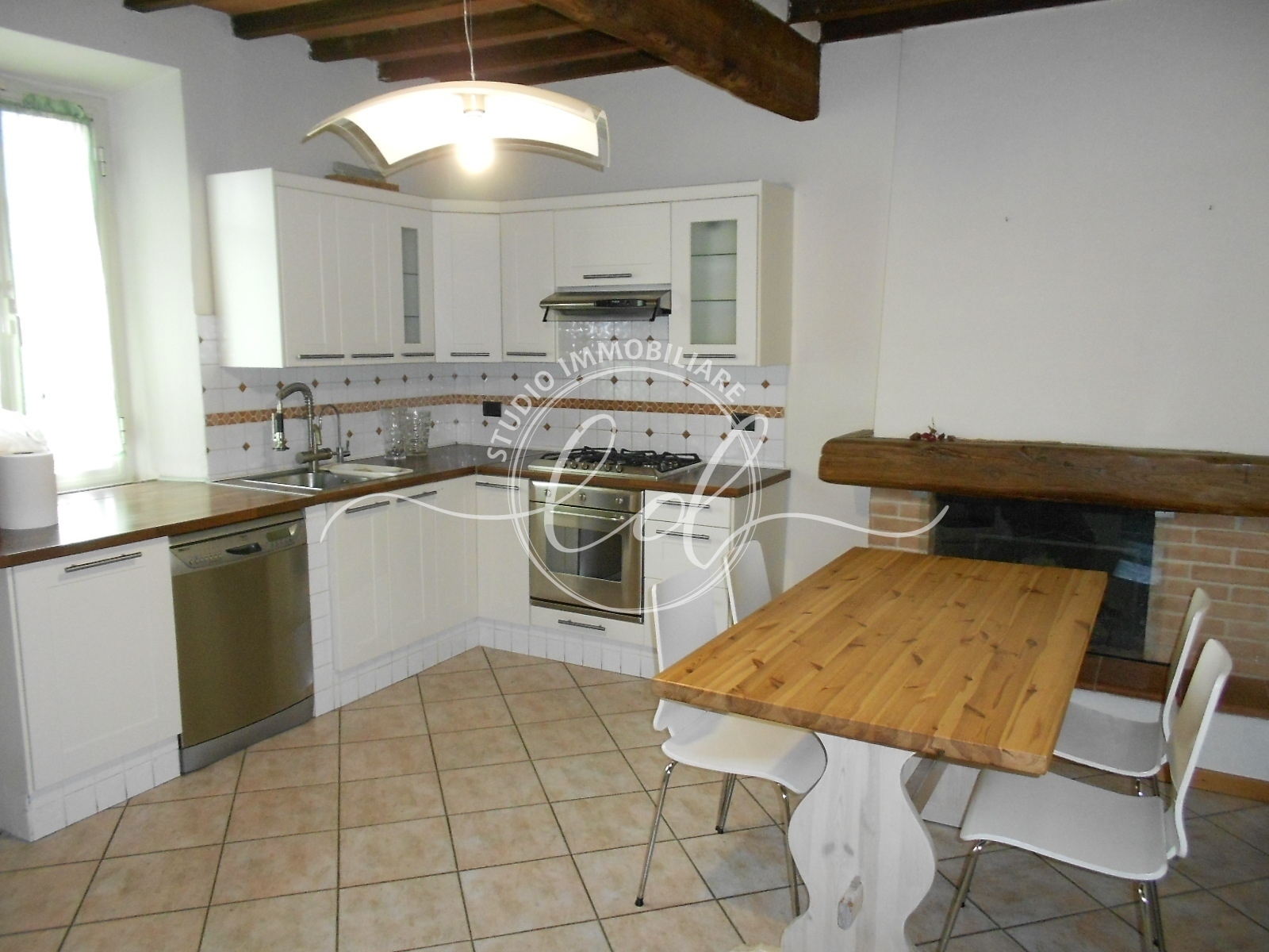 Immagine 9 di Quadrilocale in vendita  a Seravezza