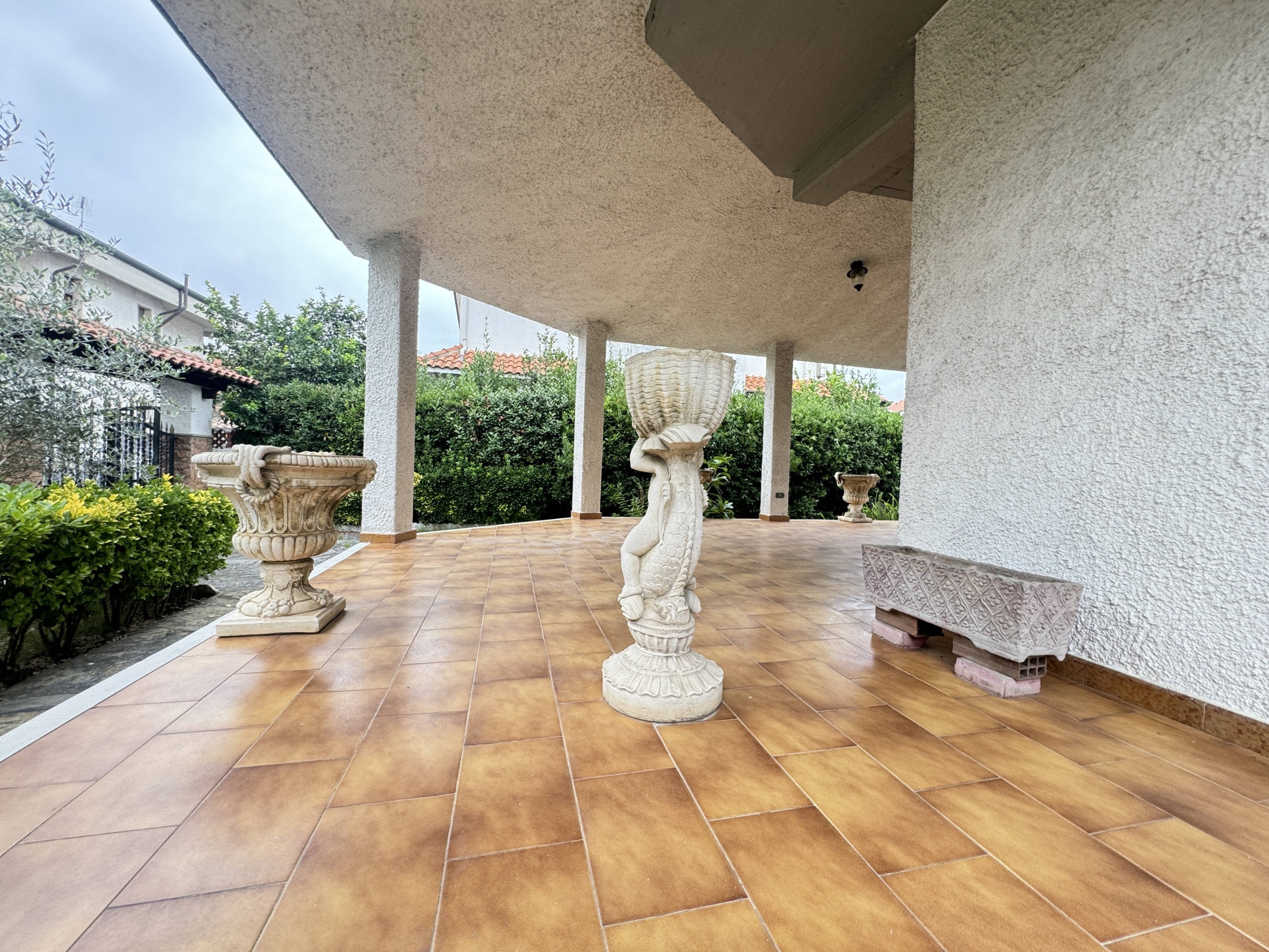 Immagine 30 di Casa indipendente in vendita  a Viareggio