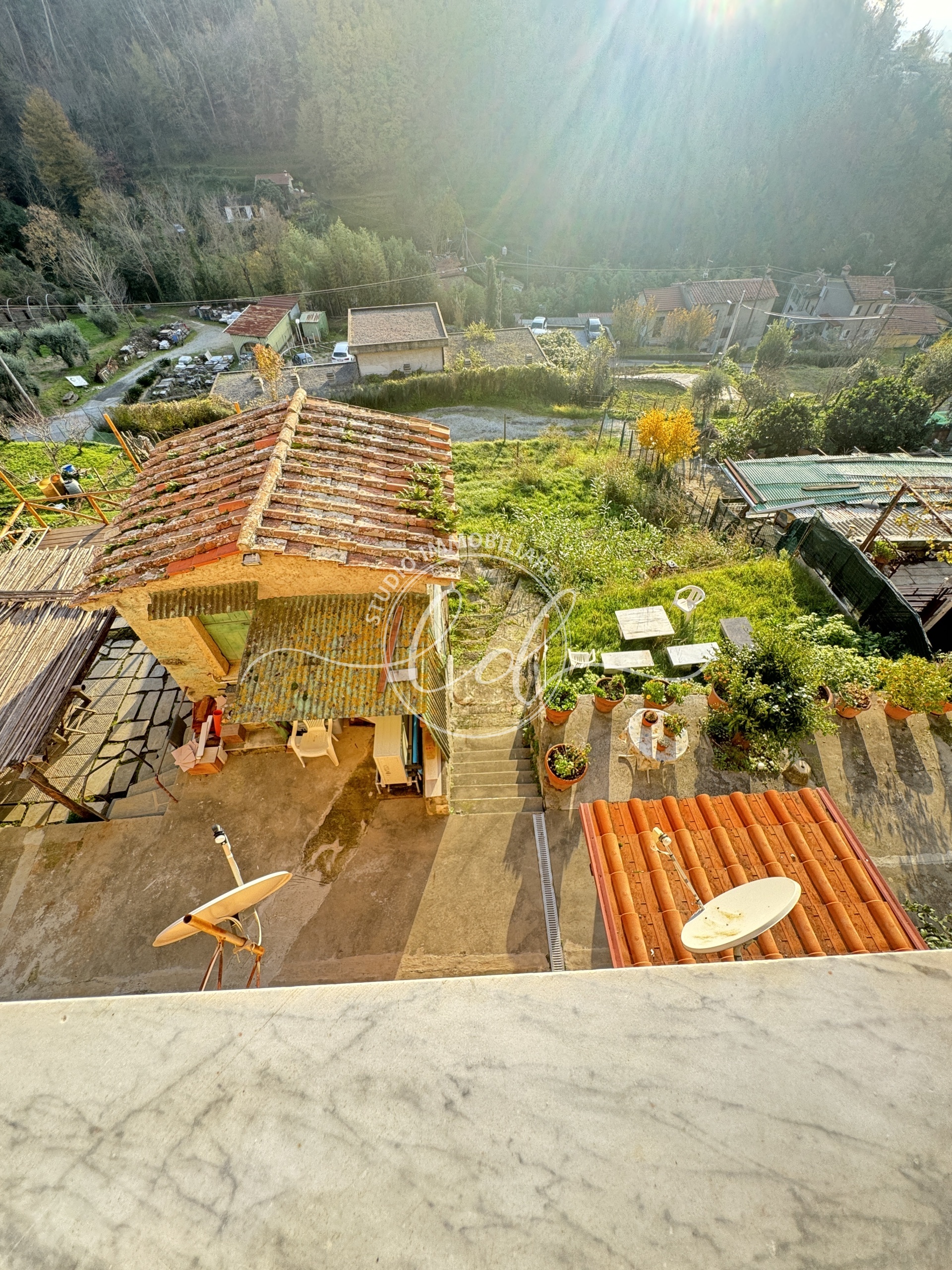Immagine 29 di Porzione di casa in vendita  a Pietrasanta