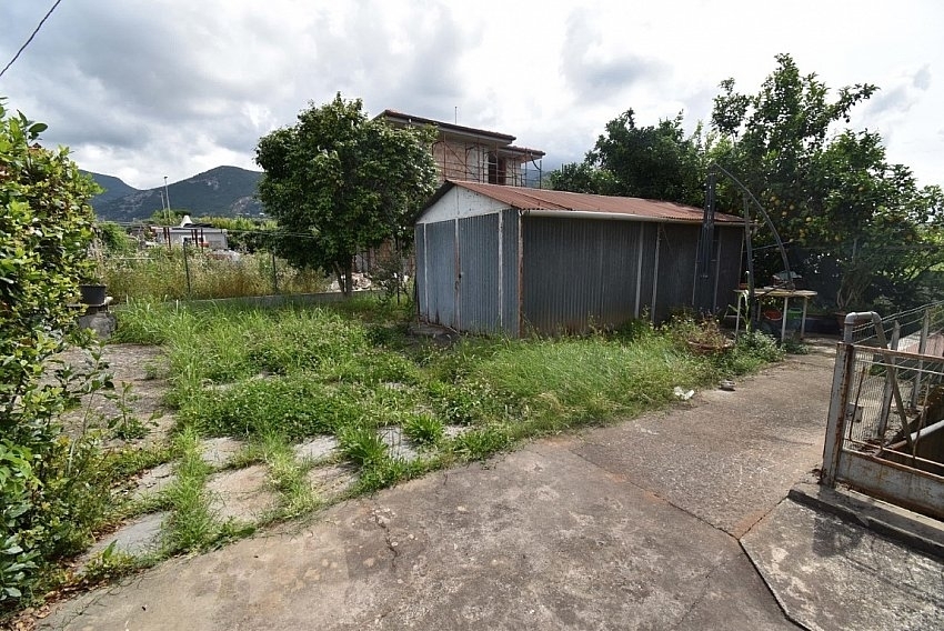 Immagine 4 di Porzione di casa in vendita  a Seravezza