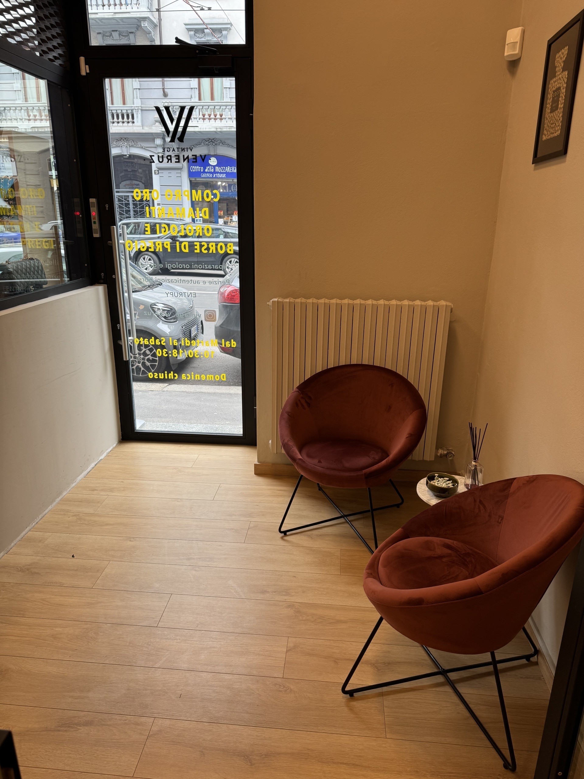 Immagine 7 di Attività commerciale in vendita  in via Plinio 12 a Milano