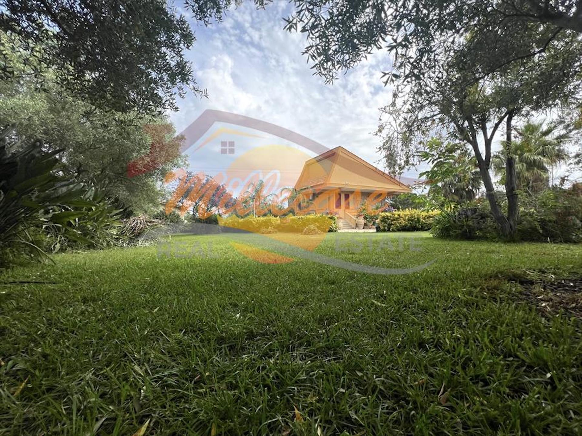 Immagine 1 di Villa in vendita  in Contrada Tenutazza a Siracusa