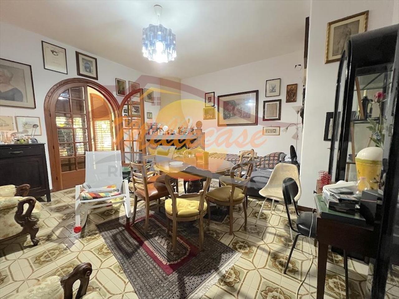 Immagine 30 di Casa bifamiliare in vendita  in Via Blanco a Siracusa