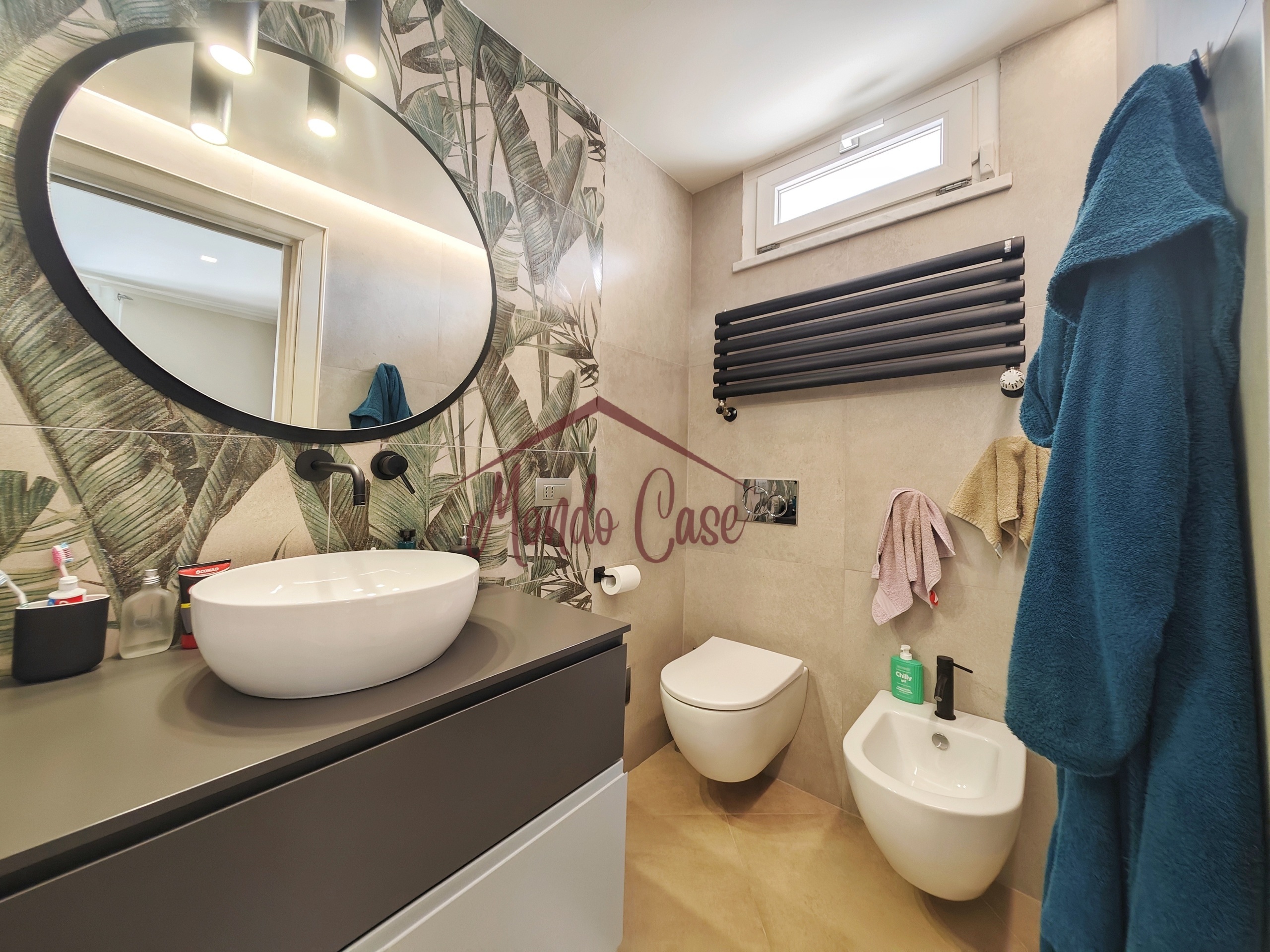 Immagine 42 di Attico in vendita  in Via Bertoloni 2 a Sarzana