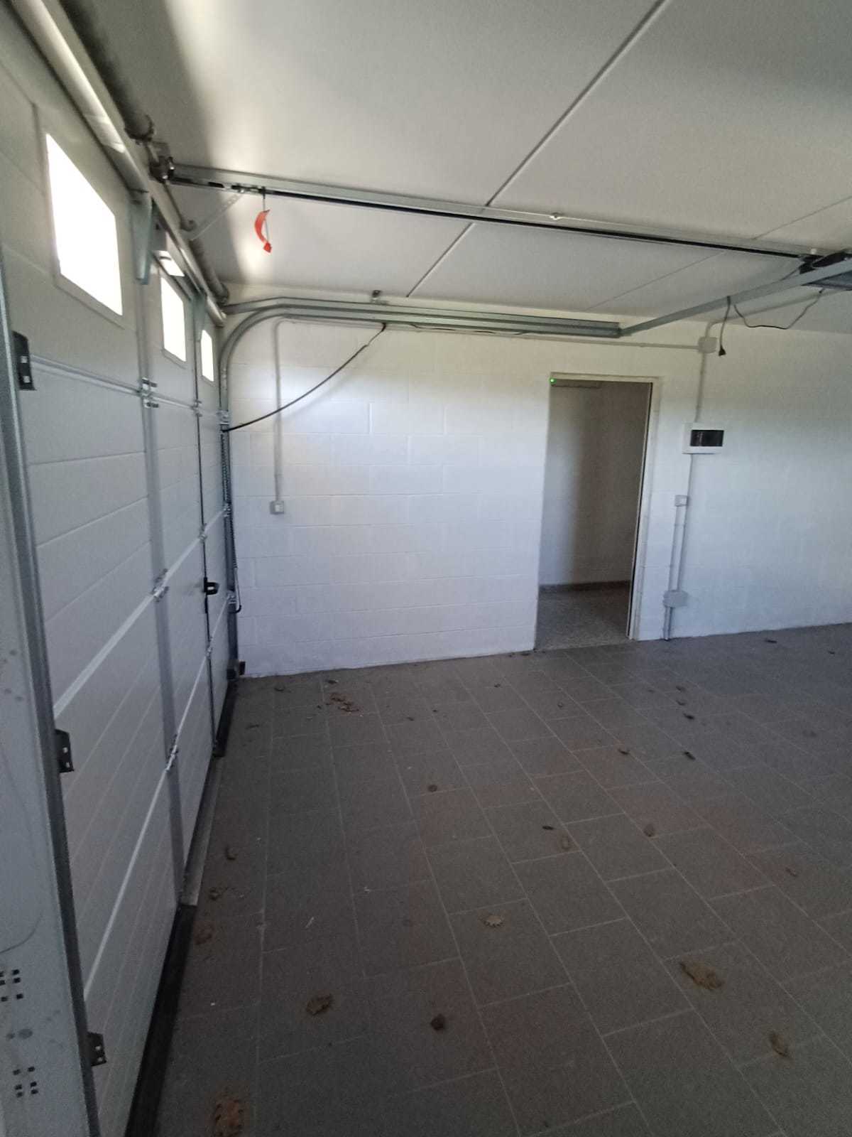 Immagine 43 di Trilocale in vendita  a Medesano