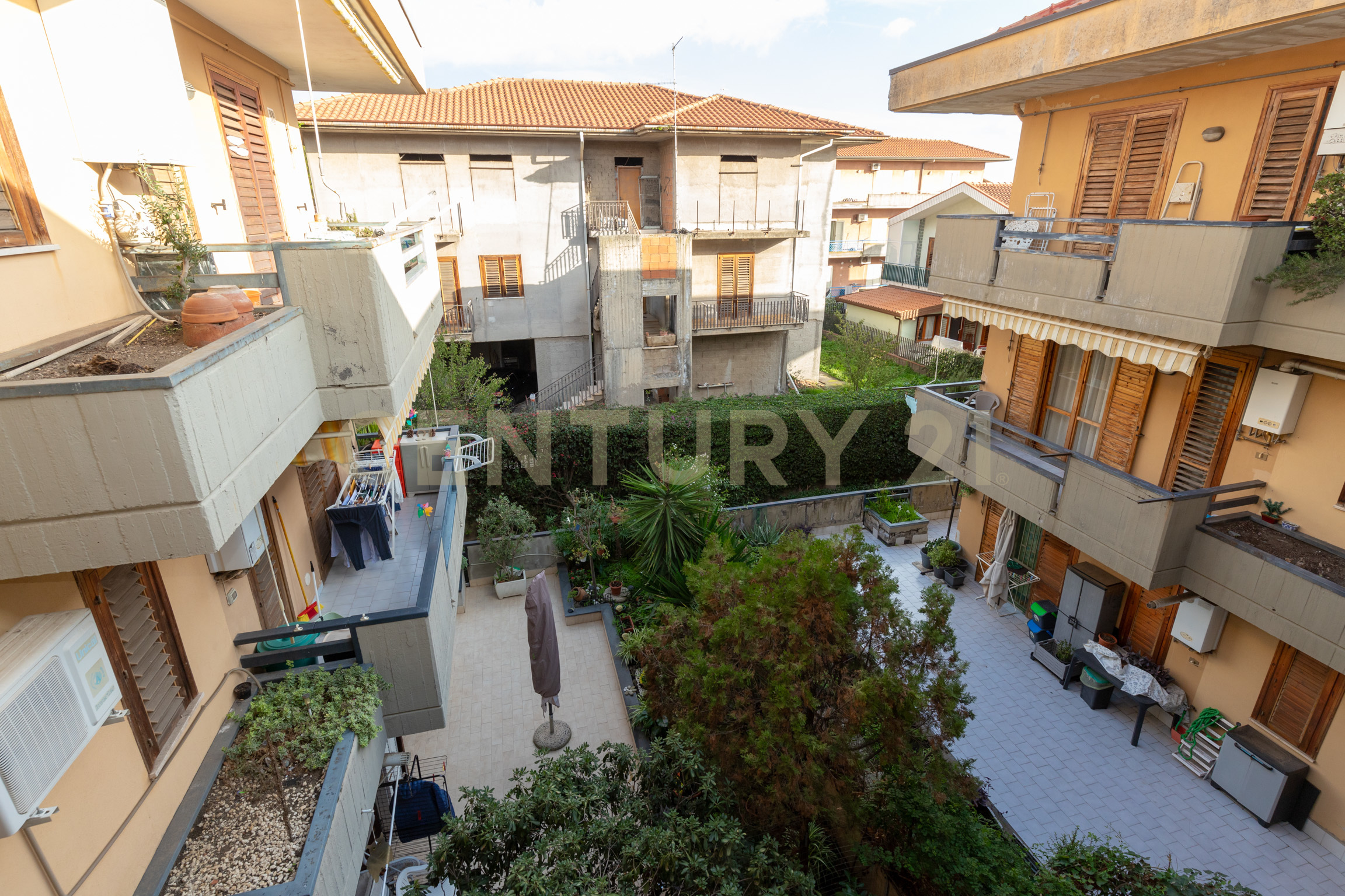 Immagine 34 di Appartamento in vendita  in Via Giovanni Guglielmino 74 a Tremestieri Etneo