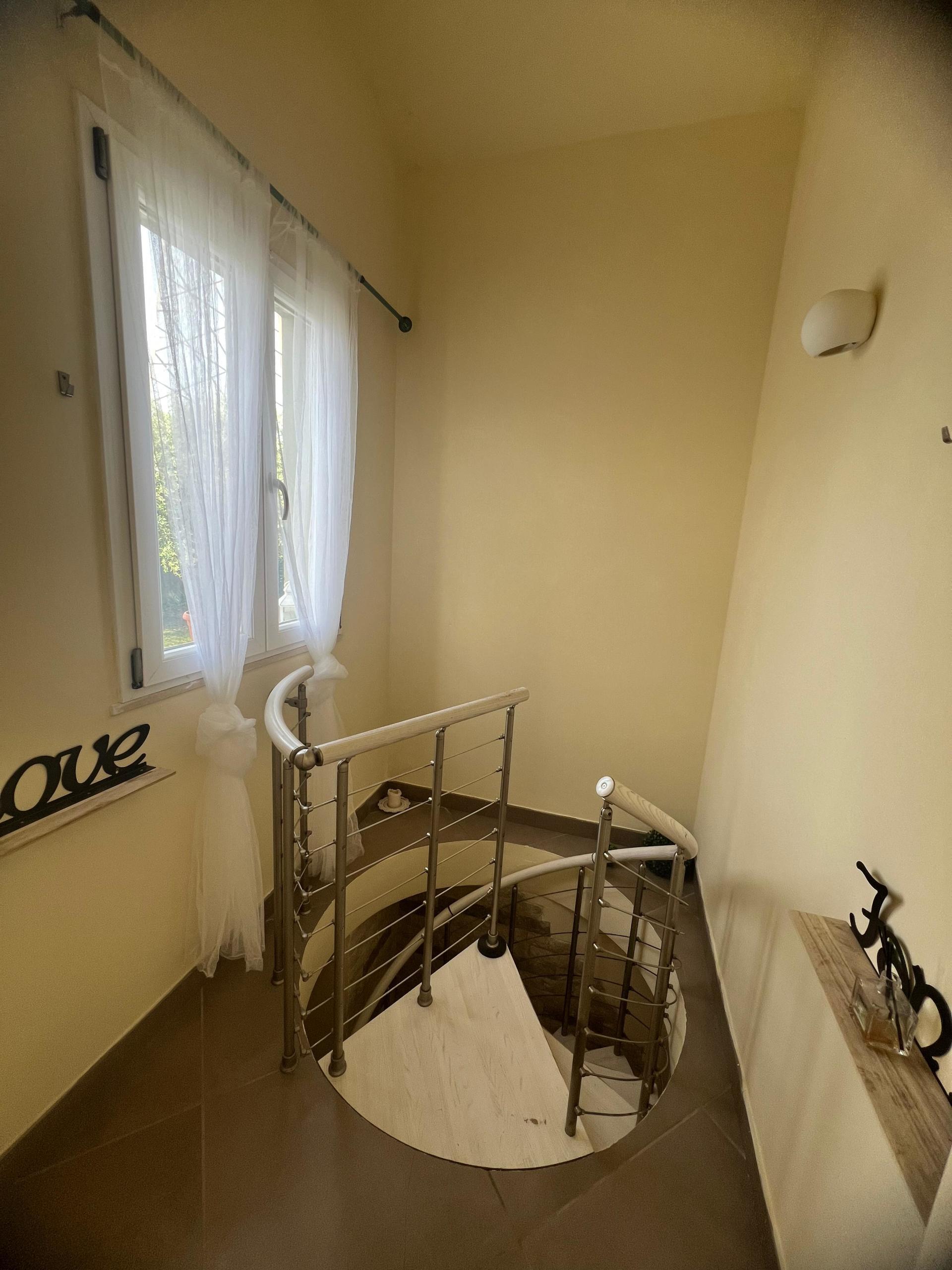 Immagine 12 di Porzione di casa in affitto  a Seravezza