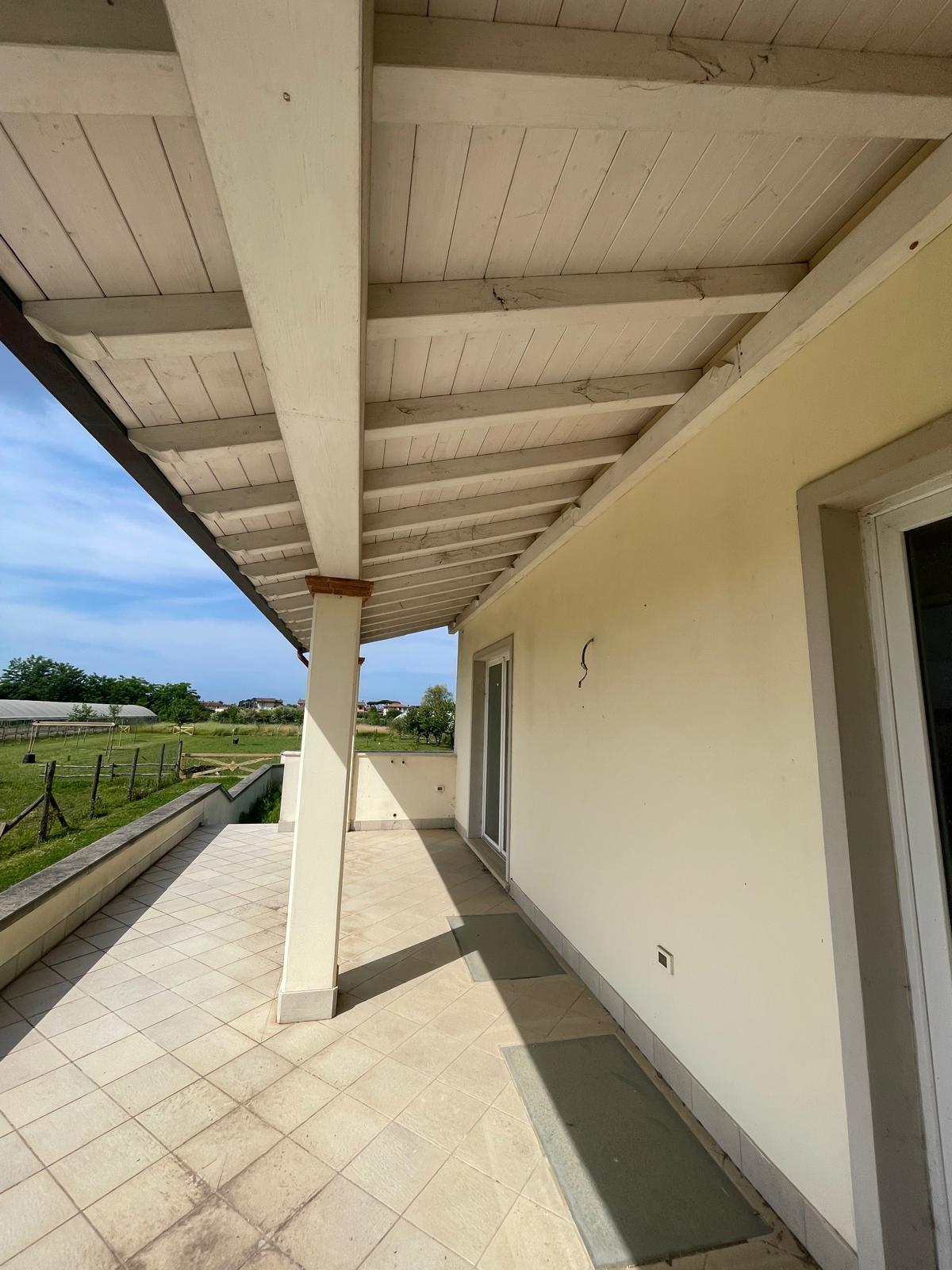 Immagine 26 di Villa in vendita  a Camaiore