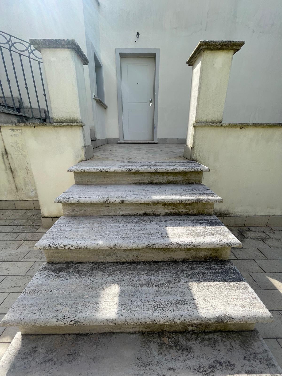 Immagine 13 di Villa in vendita  a Camaiore