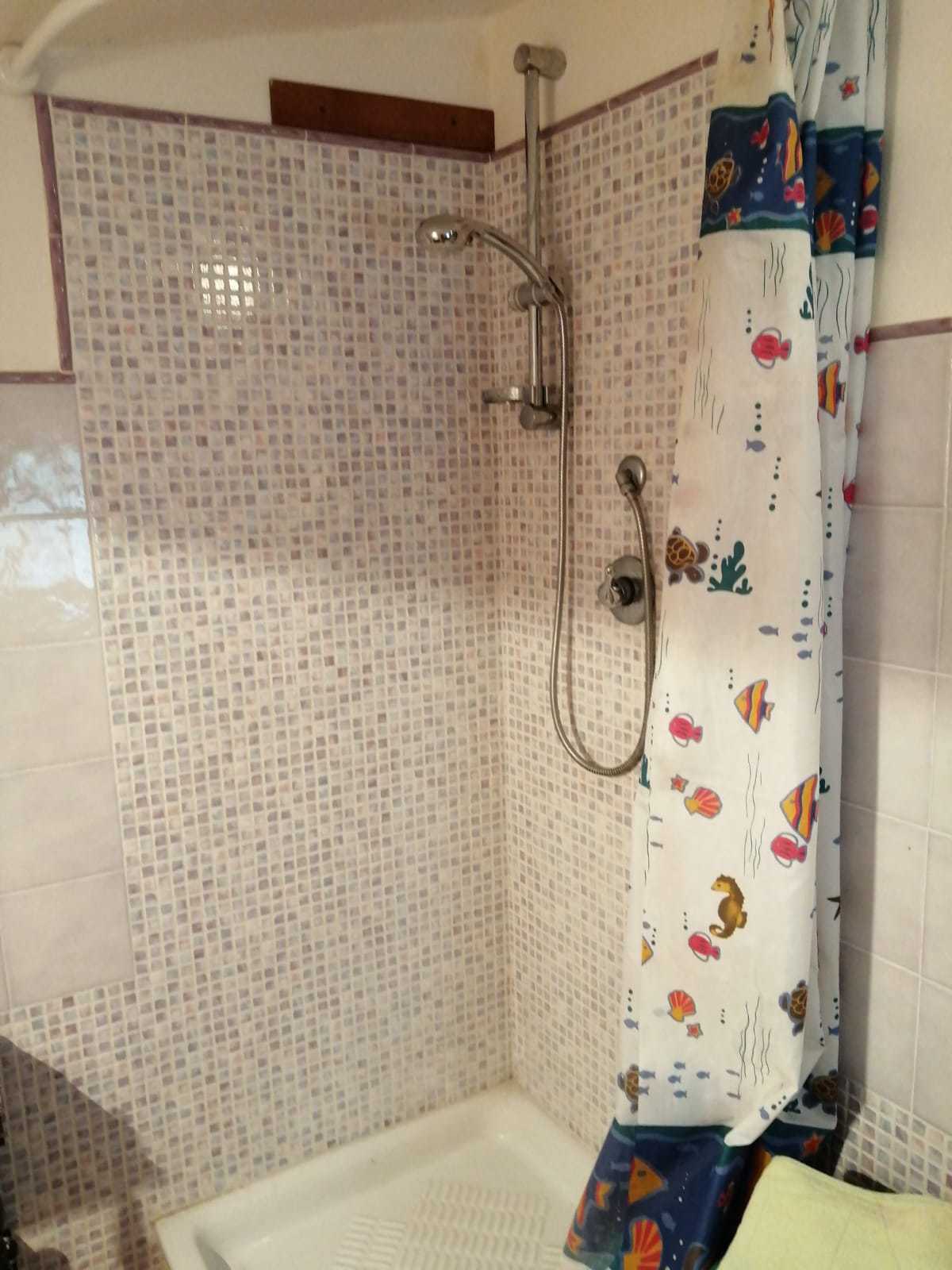 Immagine 35 di Porzione di casa in vendita  a Seravezza