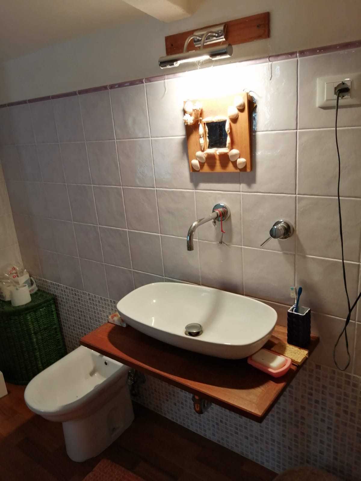 Immagine 38 di Porzione di casa in vendita  a Seravezza