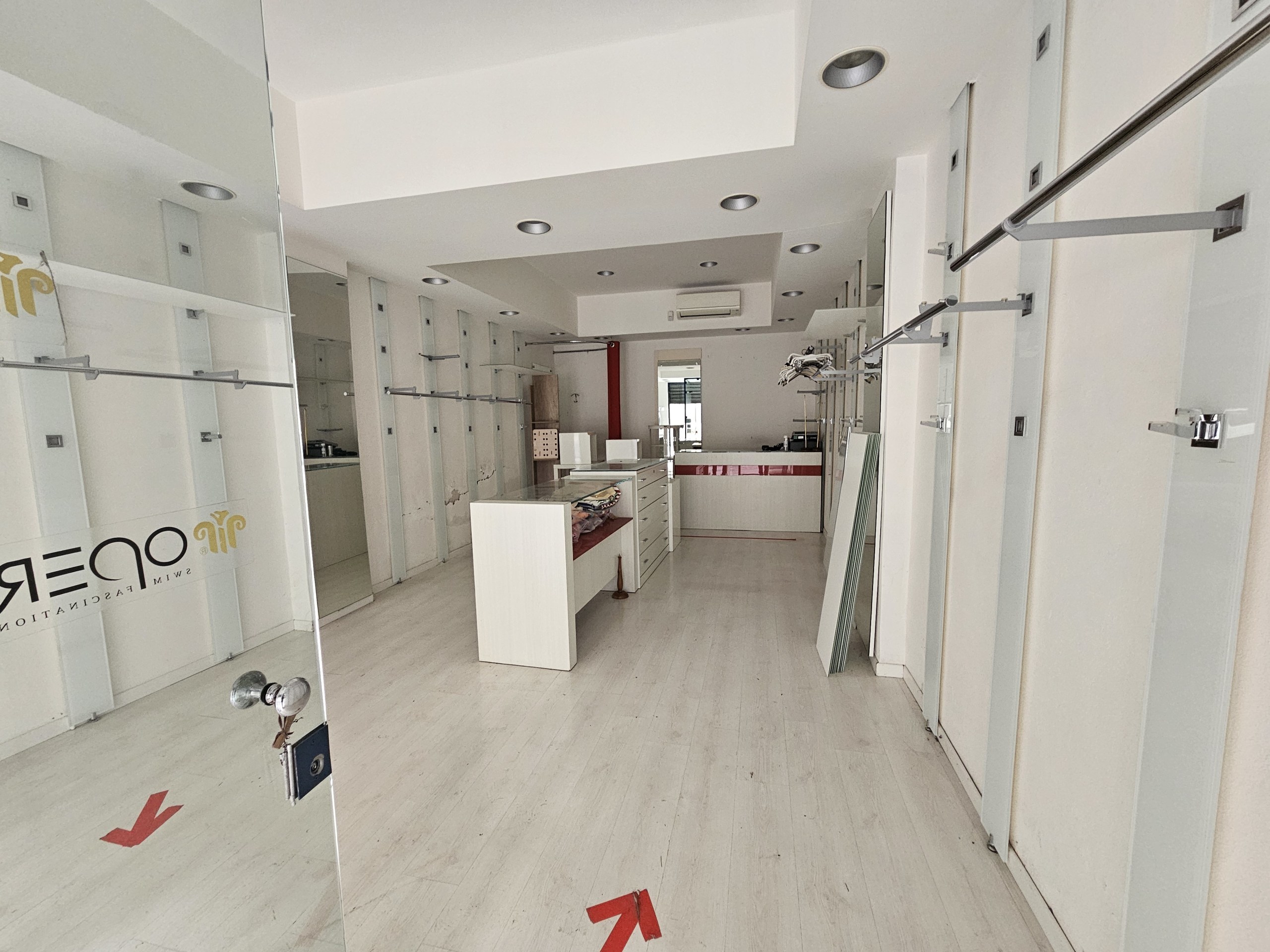 Immagine 3 di Locale commerciale in vendita  in Via Pietro Gori 32 a Sarzana