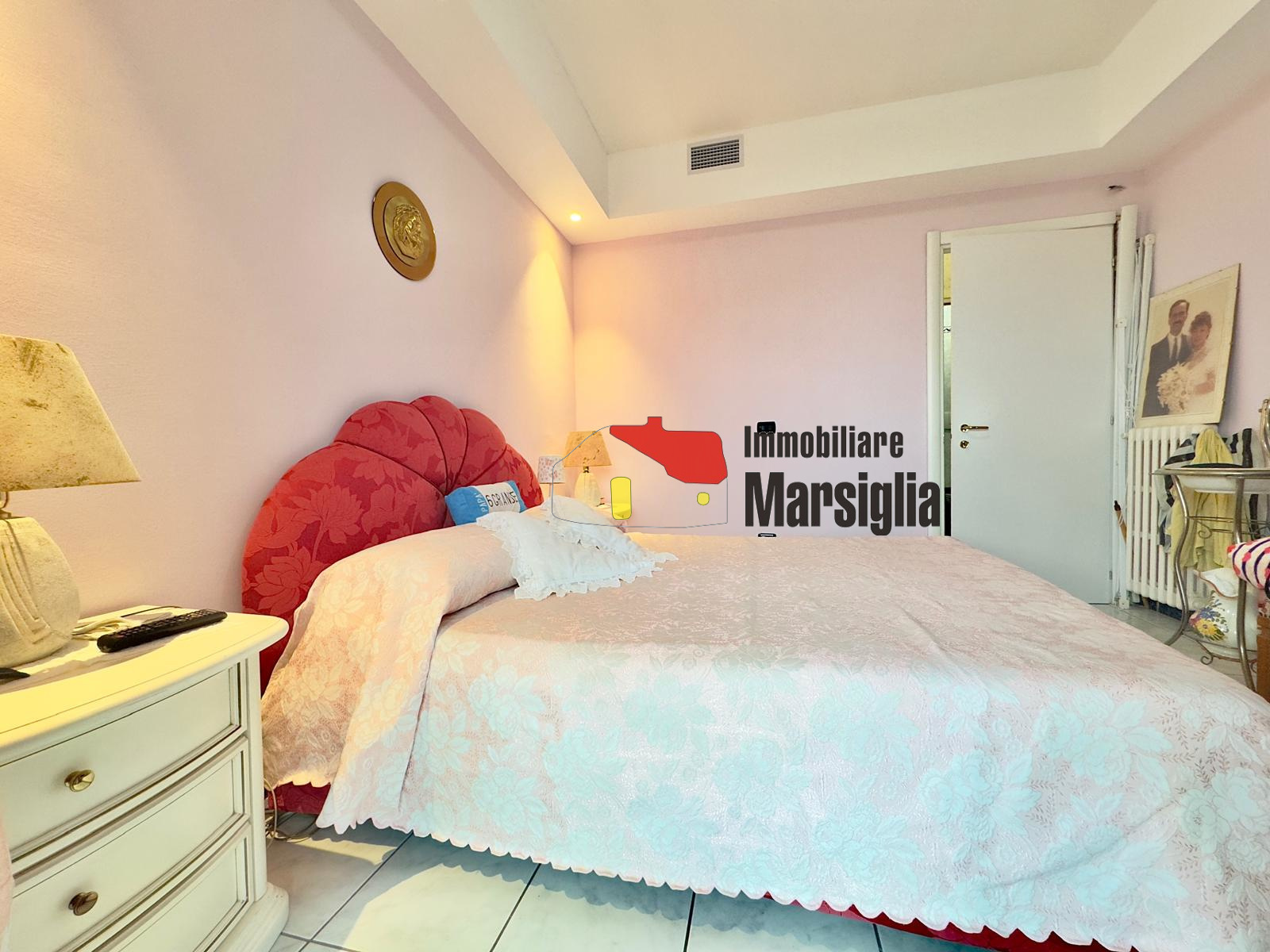 Immagine 17 di Quadrilocale in vendita  in Via Padre Semeria 430 a San Remo